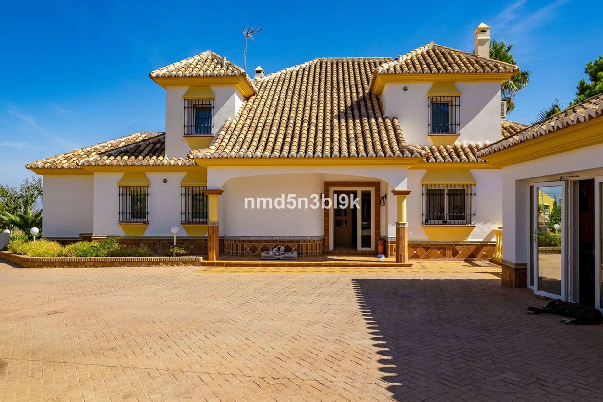 Casa nel Alhaurín de la Torre, Andalusia 10938570