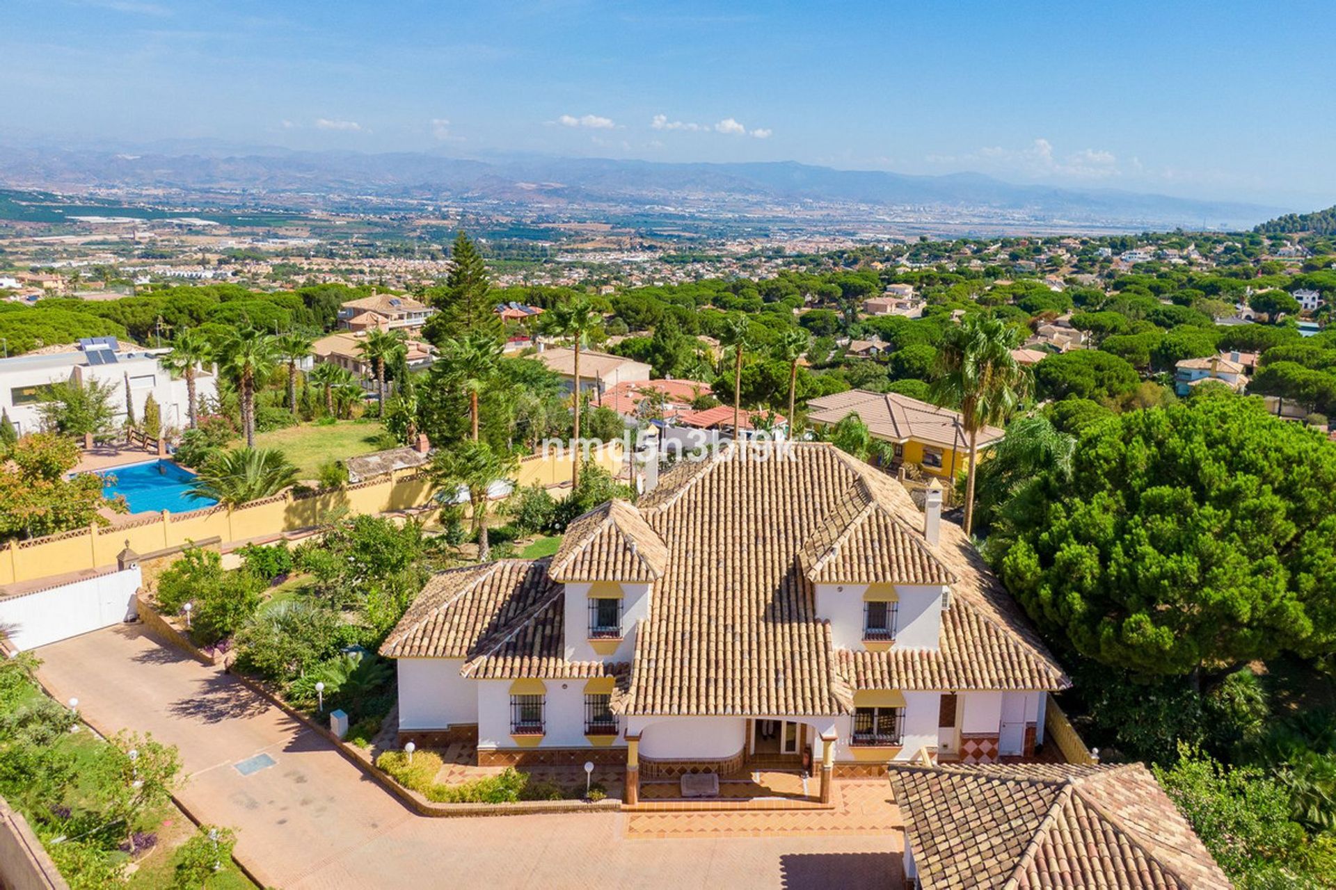 Casa nel Alhaurín de la Torre, Andalusia 10938570