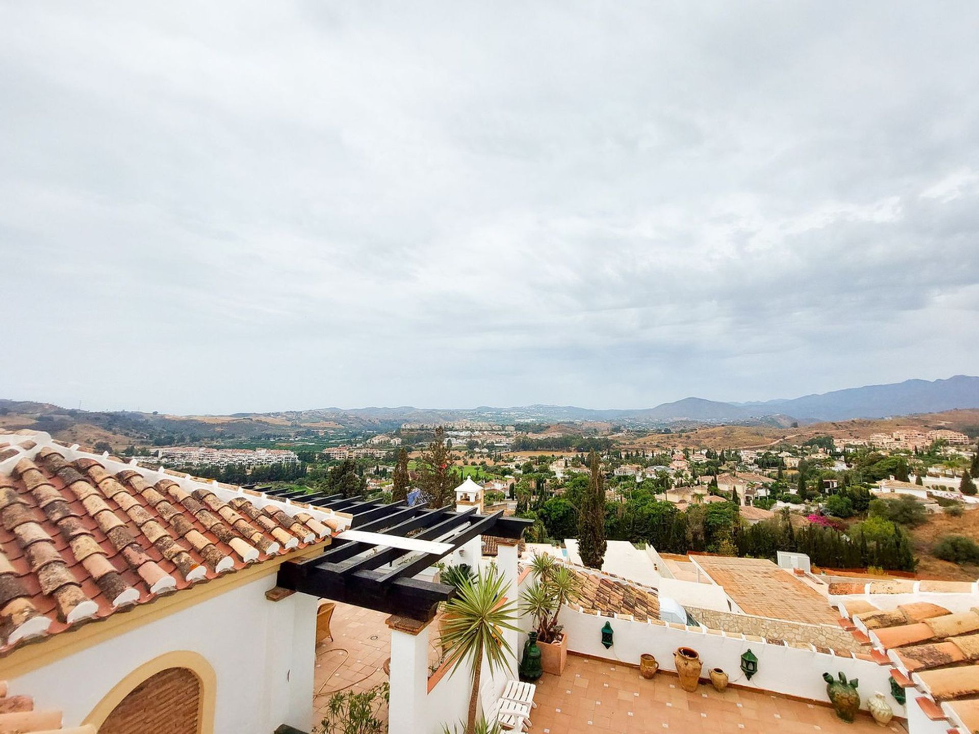 Talo sisään Las Lagunas de Mijas, Andalucía 10939259