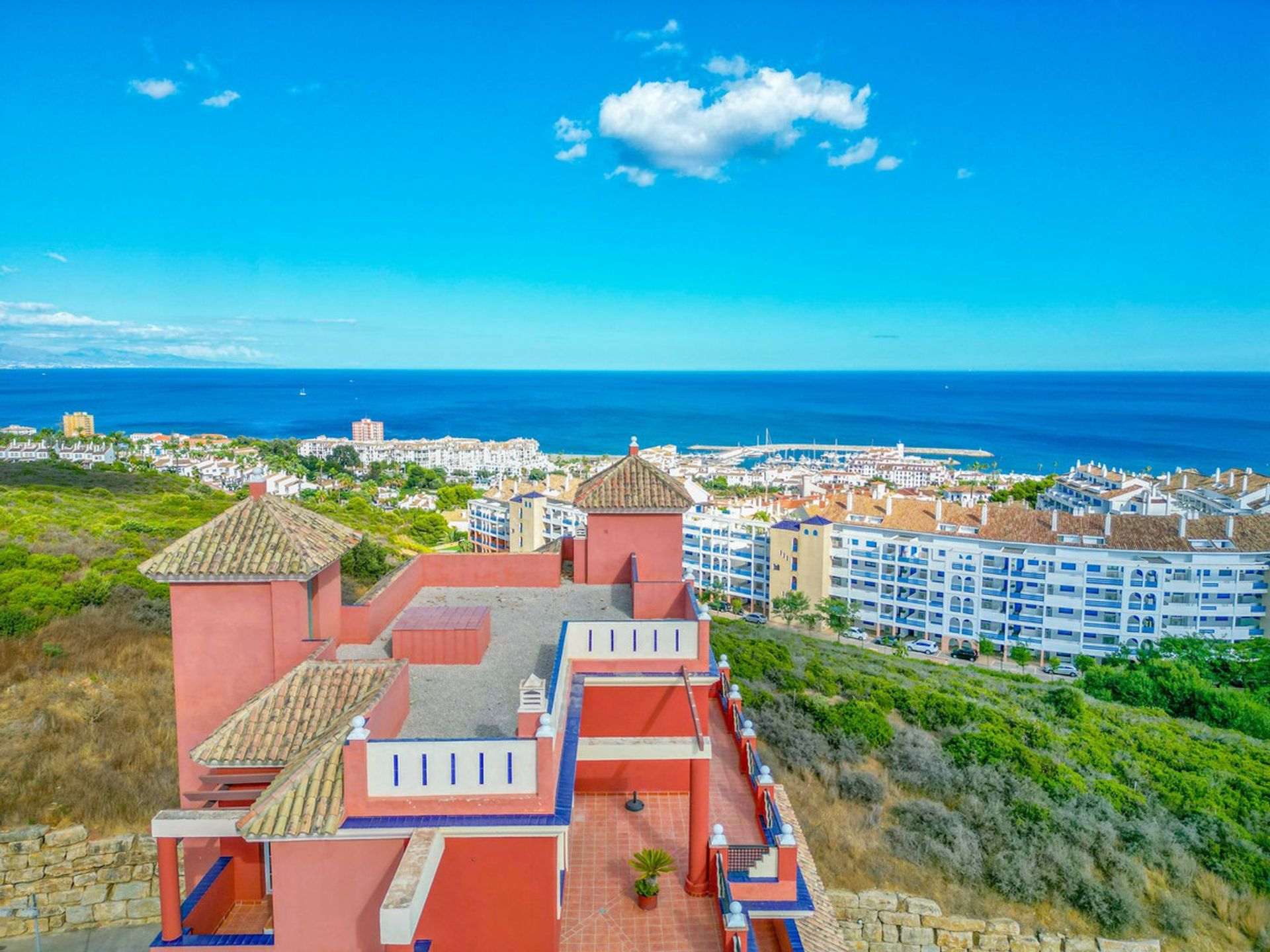 عمارات في Puerto de la Duquesa, Andalusia 10939381