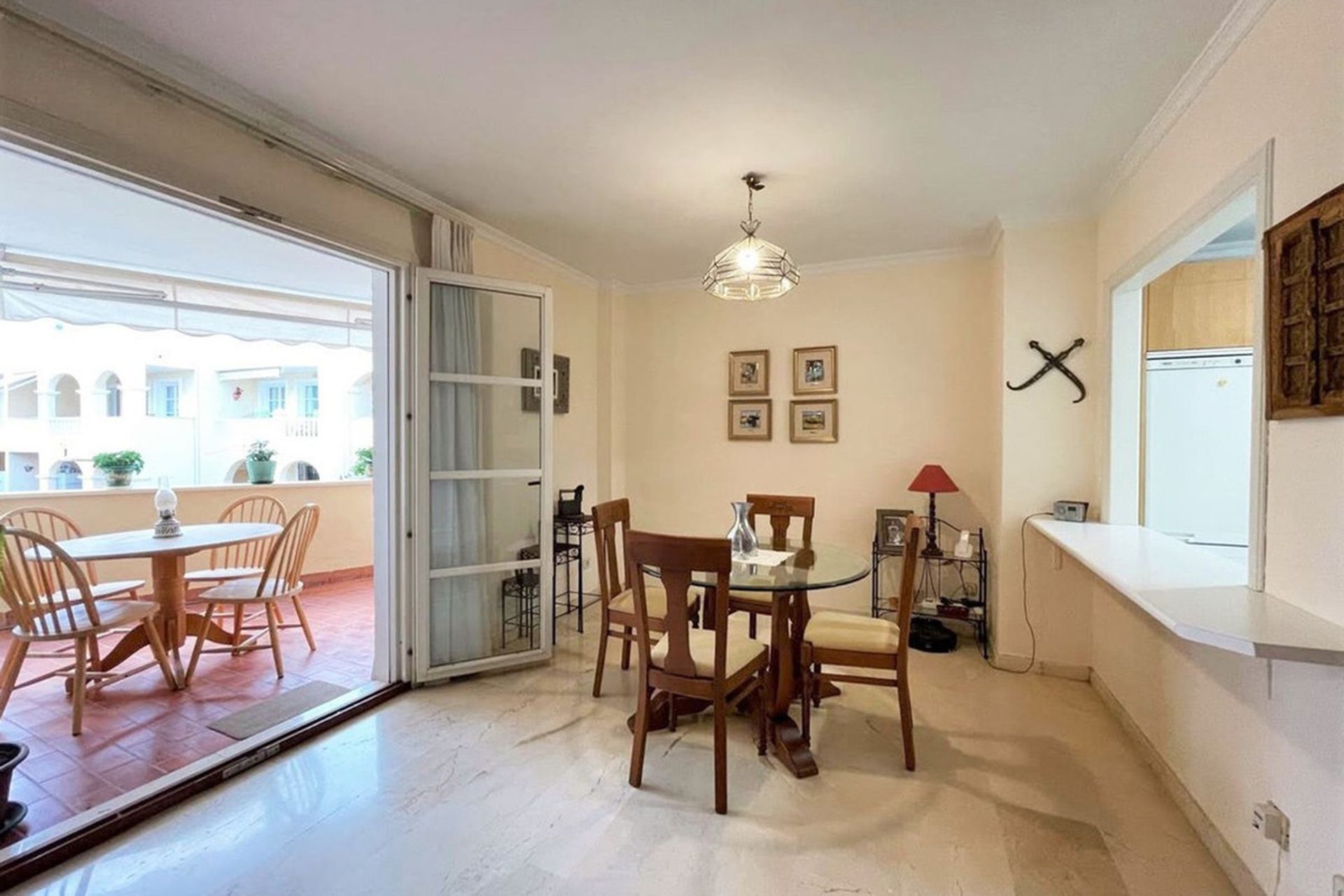 Condominium in Estepona, Andalusia 10939428