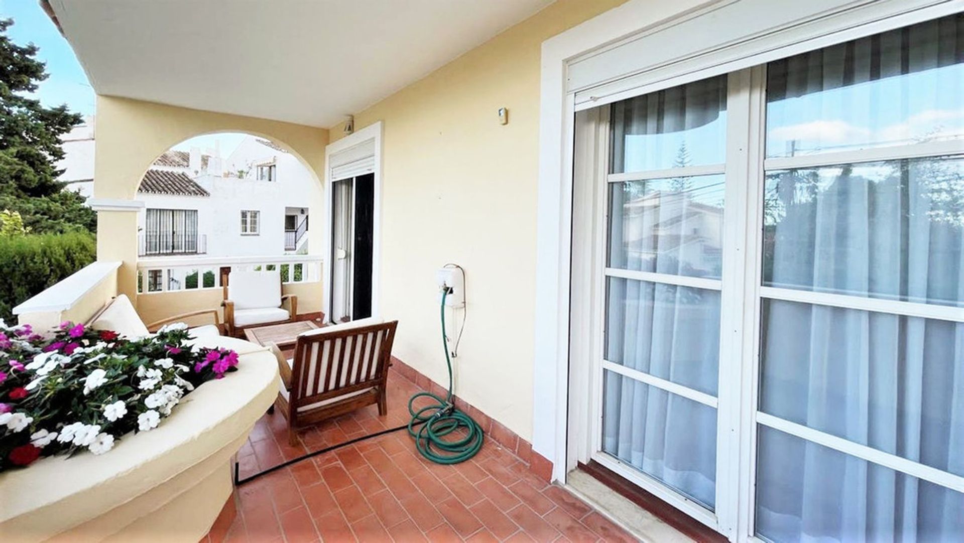 Condominium in Estepona, Andalusia 10939428