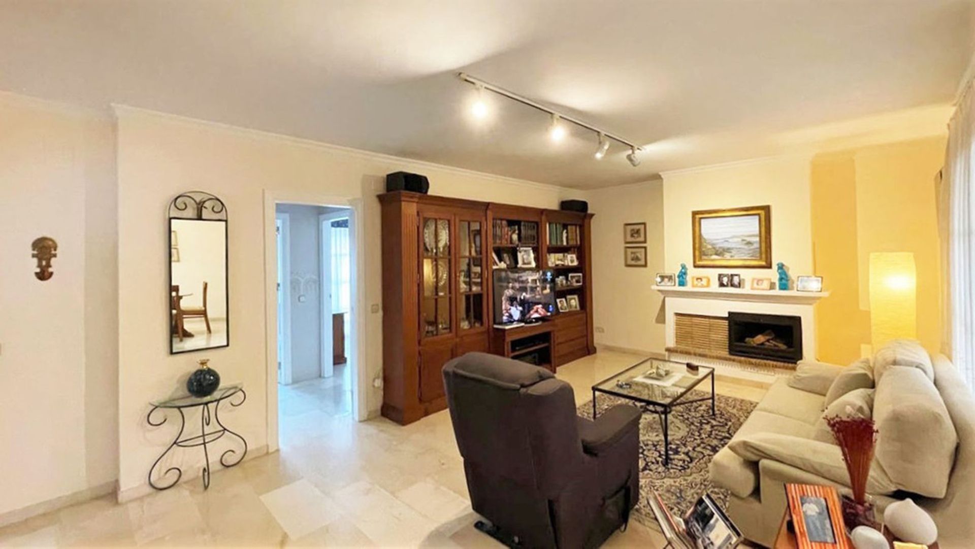 Condominium in Estepona, Andalusia 10939428