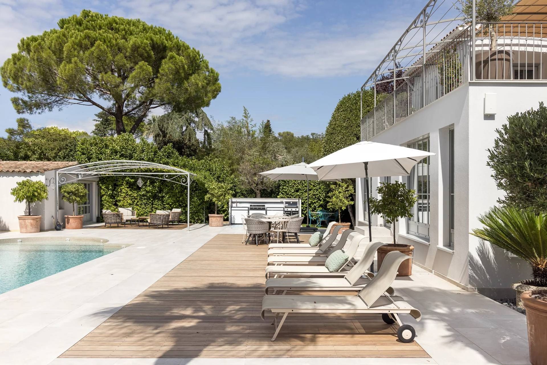 rumah dalam Mougins, Provence-Alpes-Côte d'Azur 10939616