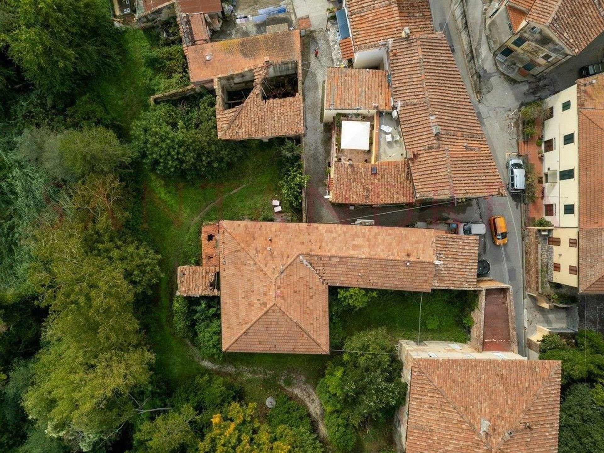 House in Crespina, Tuscany 10939929