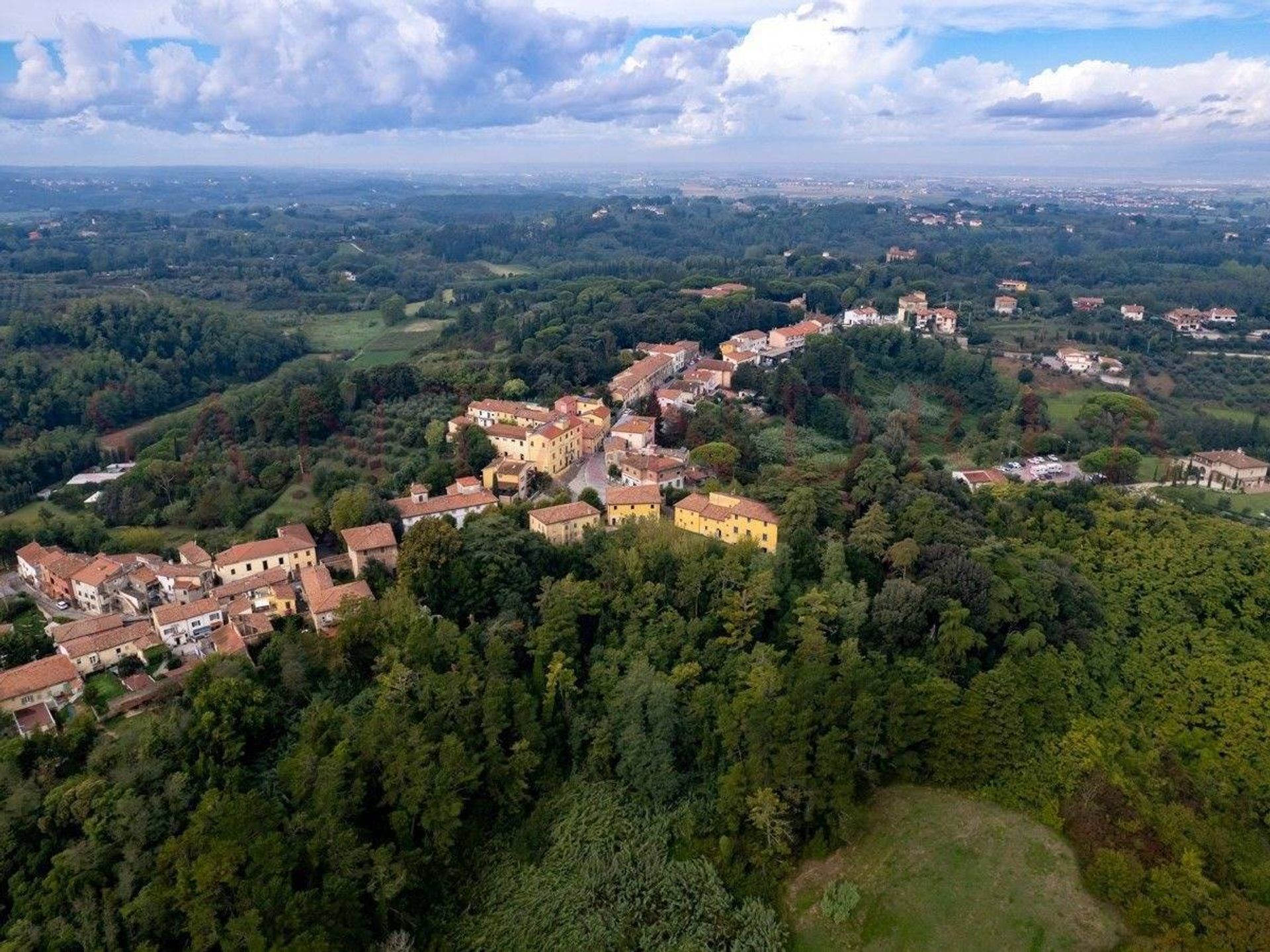 Dom w Crespina, Tuscany 10939929