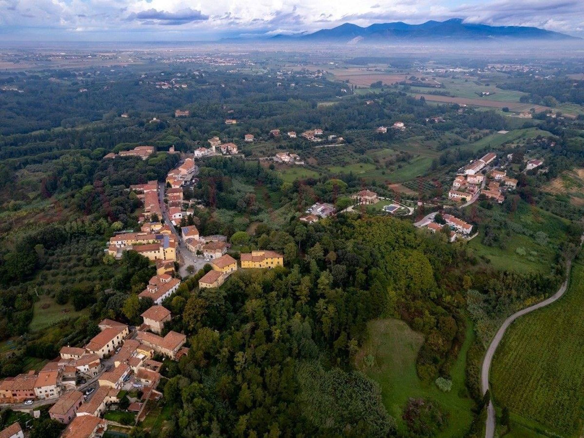 rumah dalam Crespina, Tuscany 10939929