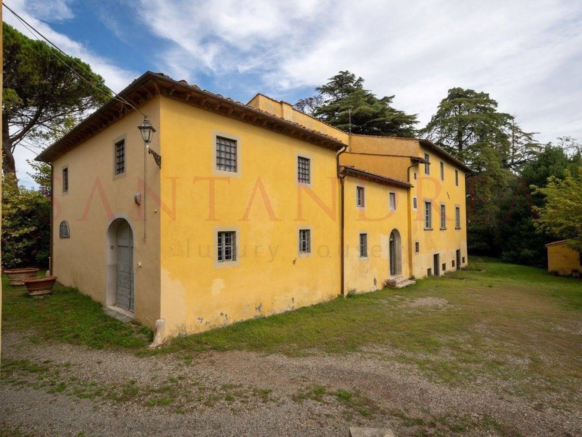 House in Crespina, Tuscany 10939929