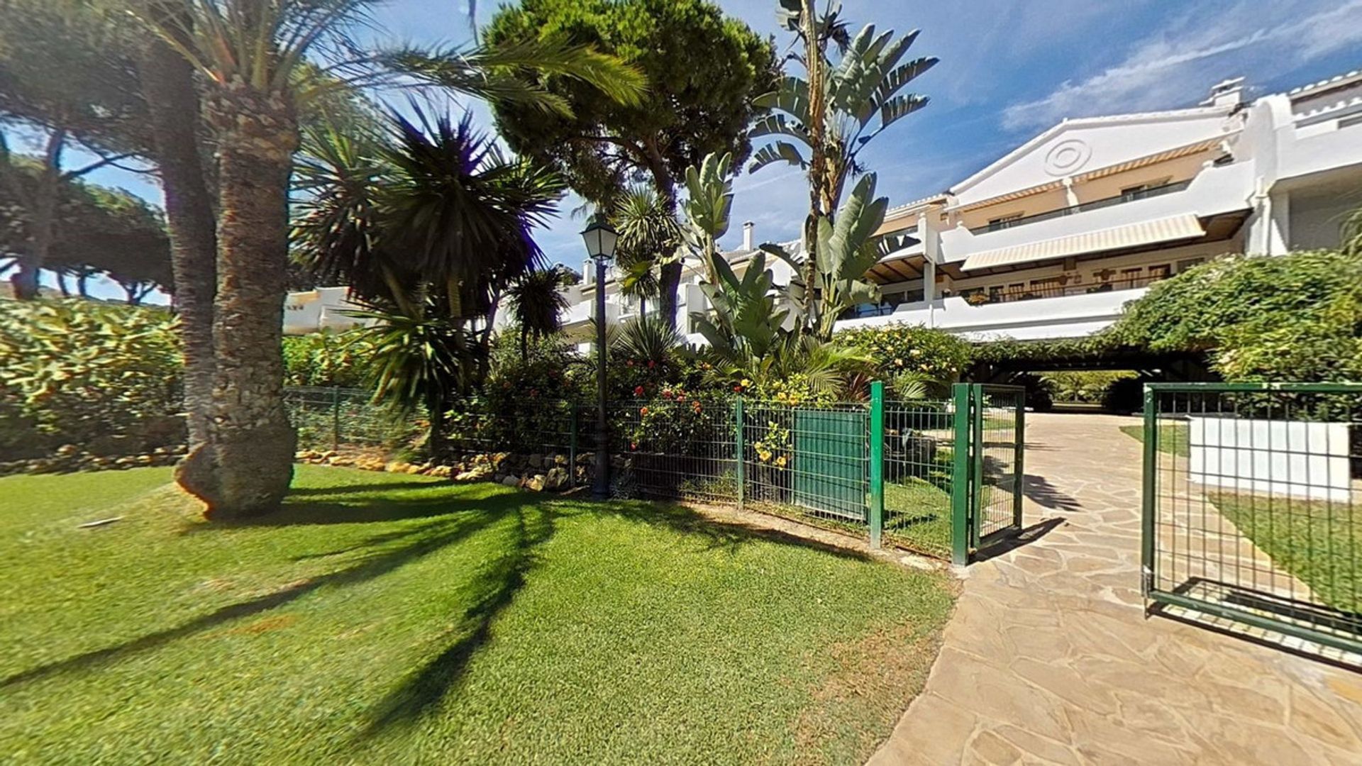 Condominium in Estepona, Andalusia 10939971