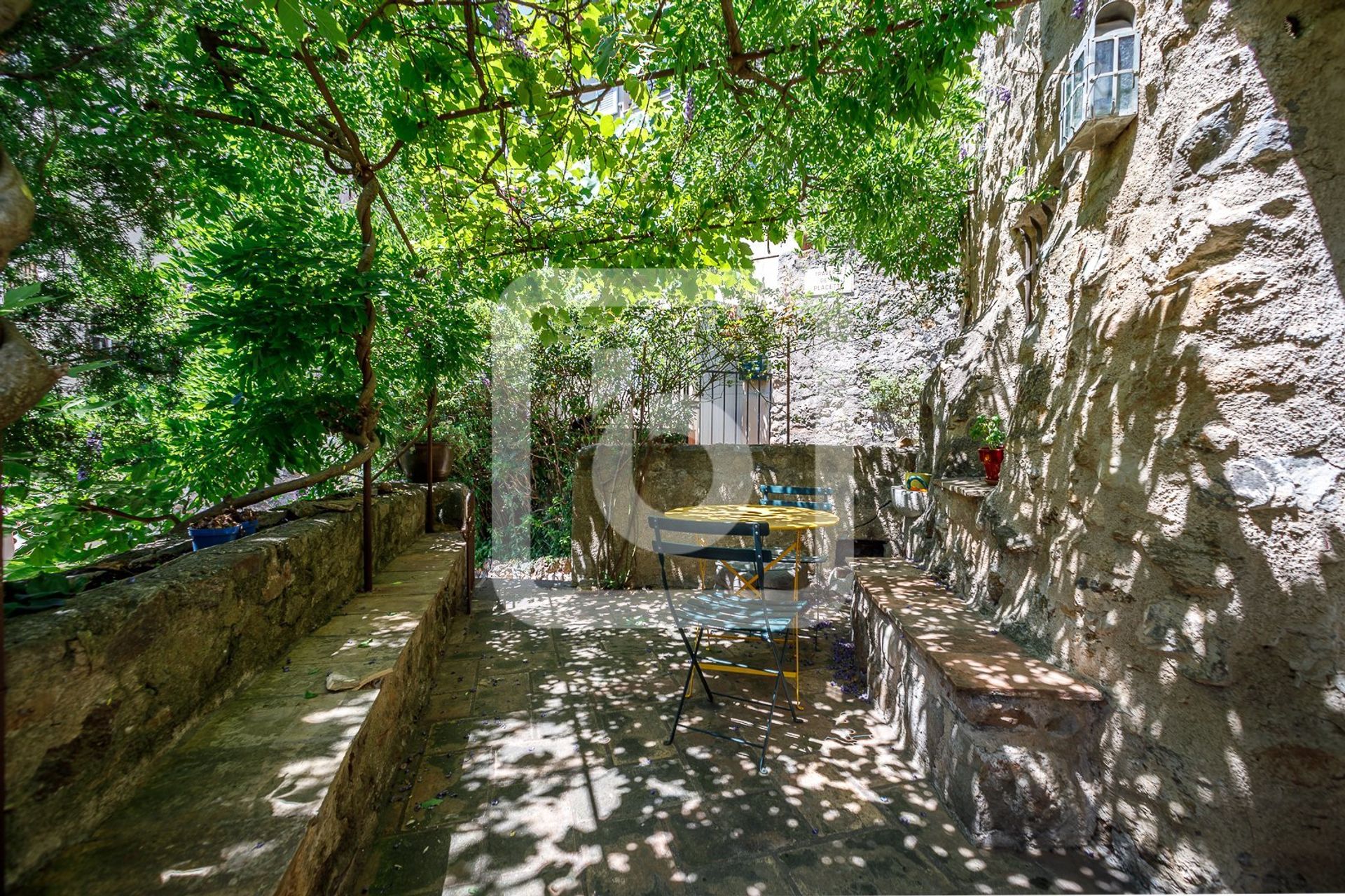 Casa nel Auribeau-sur-Siagne, Provence-Alpes-Côte d'Azur 10940206