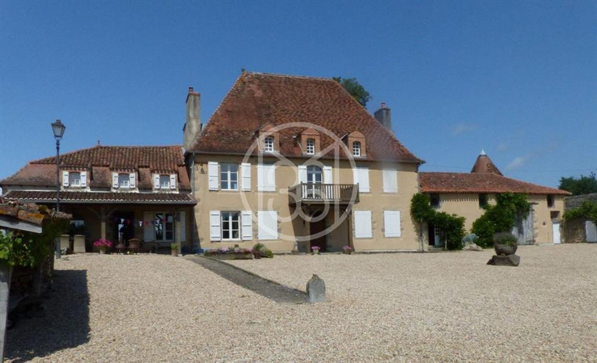 casa en Oradour-Saint-Genest, Nueva Aquitania 10940439