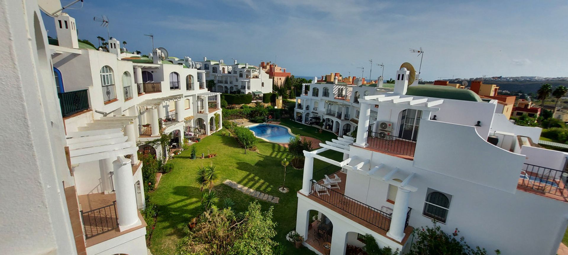 rumah dalam Puerto de la Duquesa, Andalusia 10940891