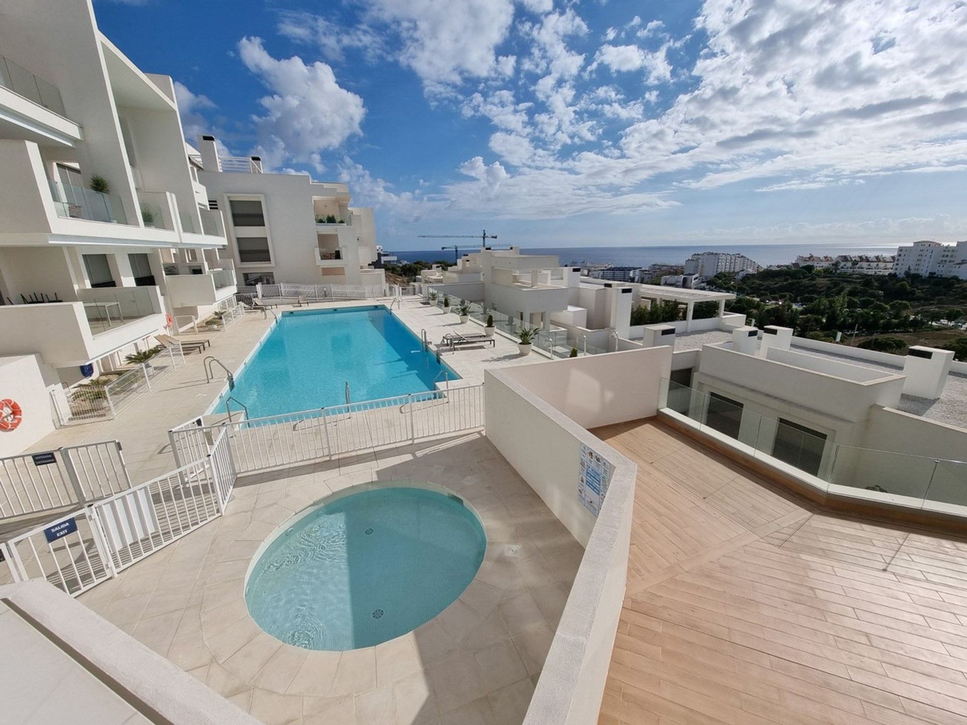 Condominium dans Estepona, Andalousie 10940929