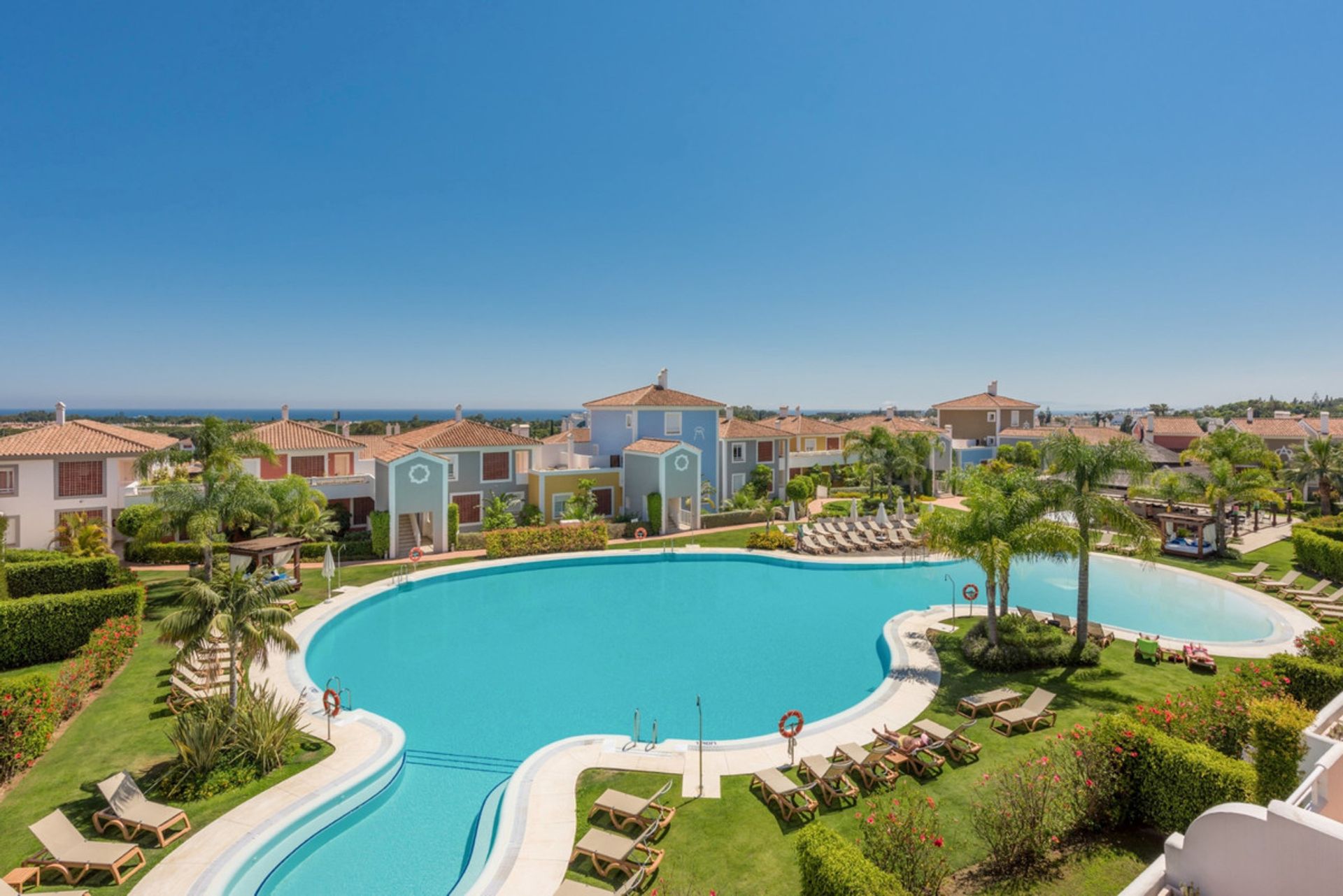 Condominium in Estepona, Andalusia 10941127