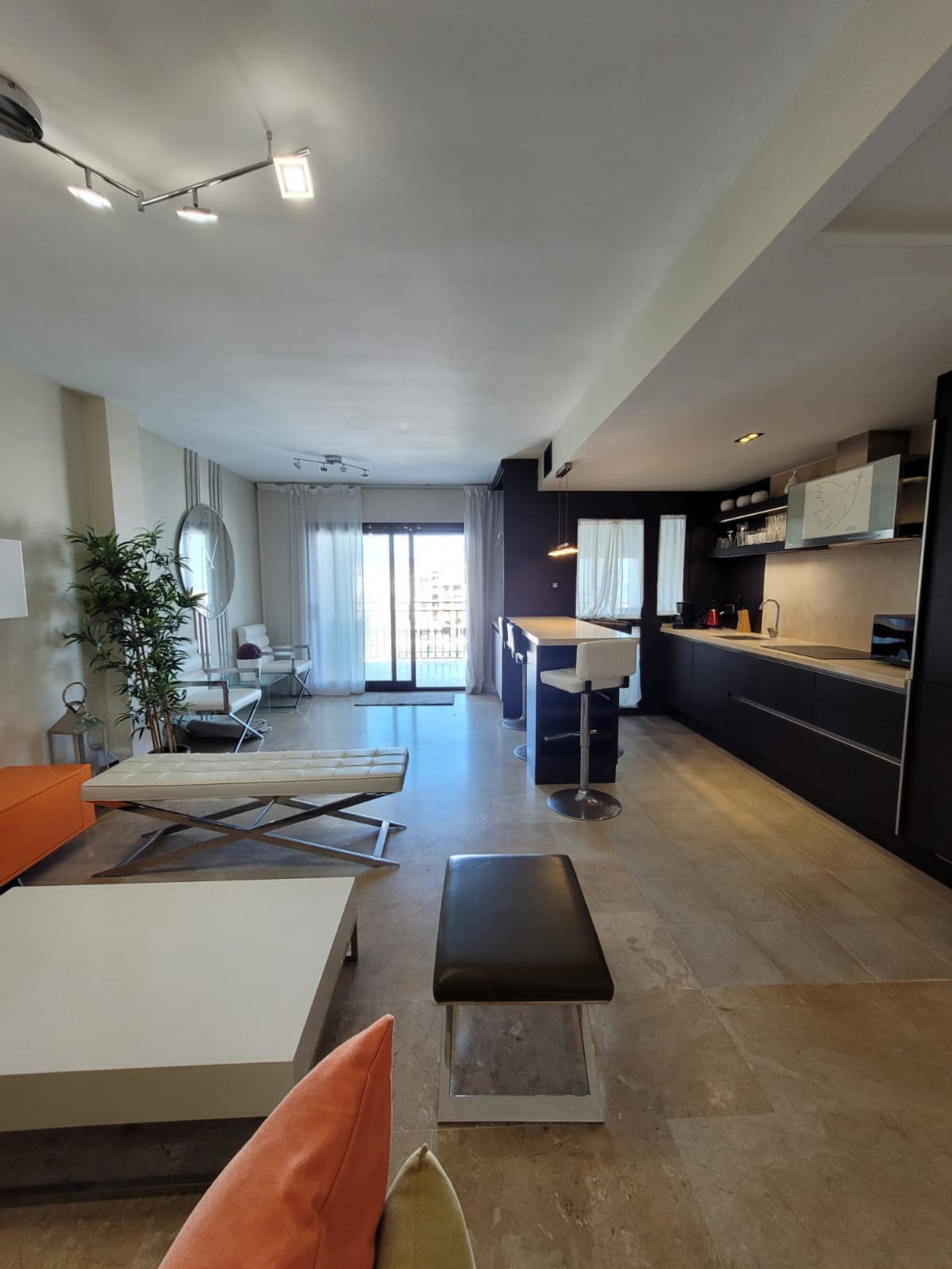 Condominio en Puerto de la Duquesa, Andalusia 10941250