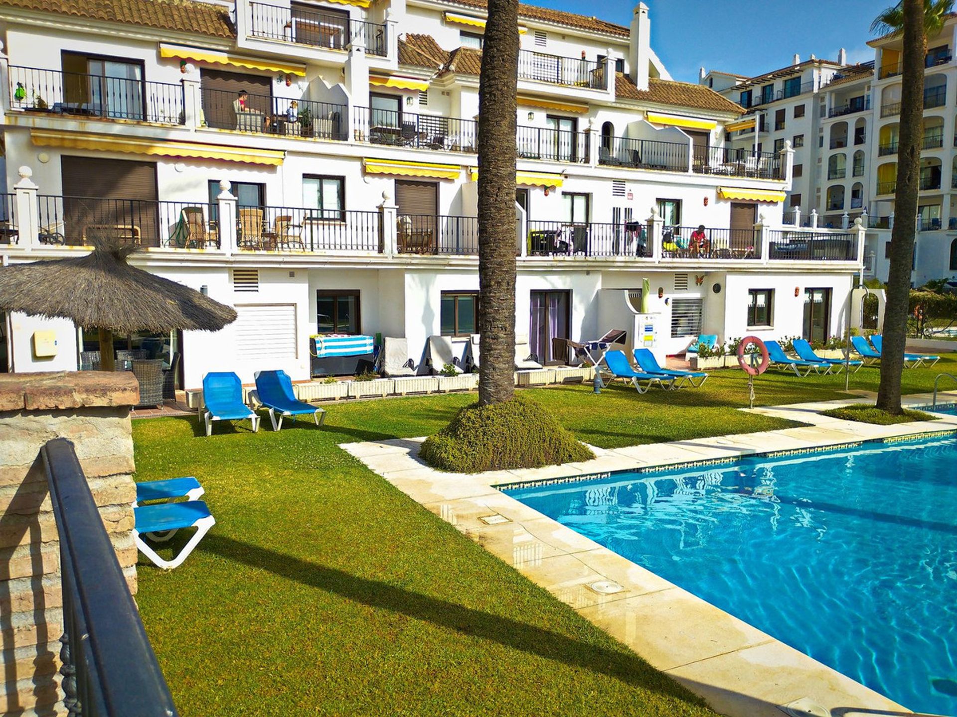 Condominium in Puerto de la Duquesa, Andalusia 10941500