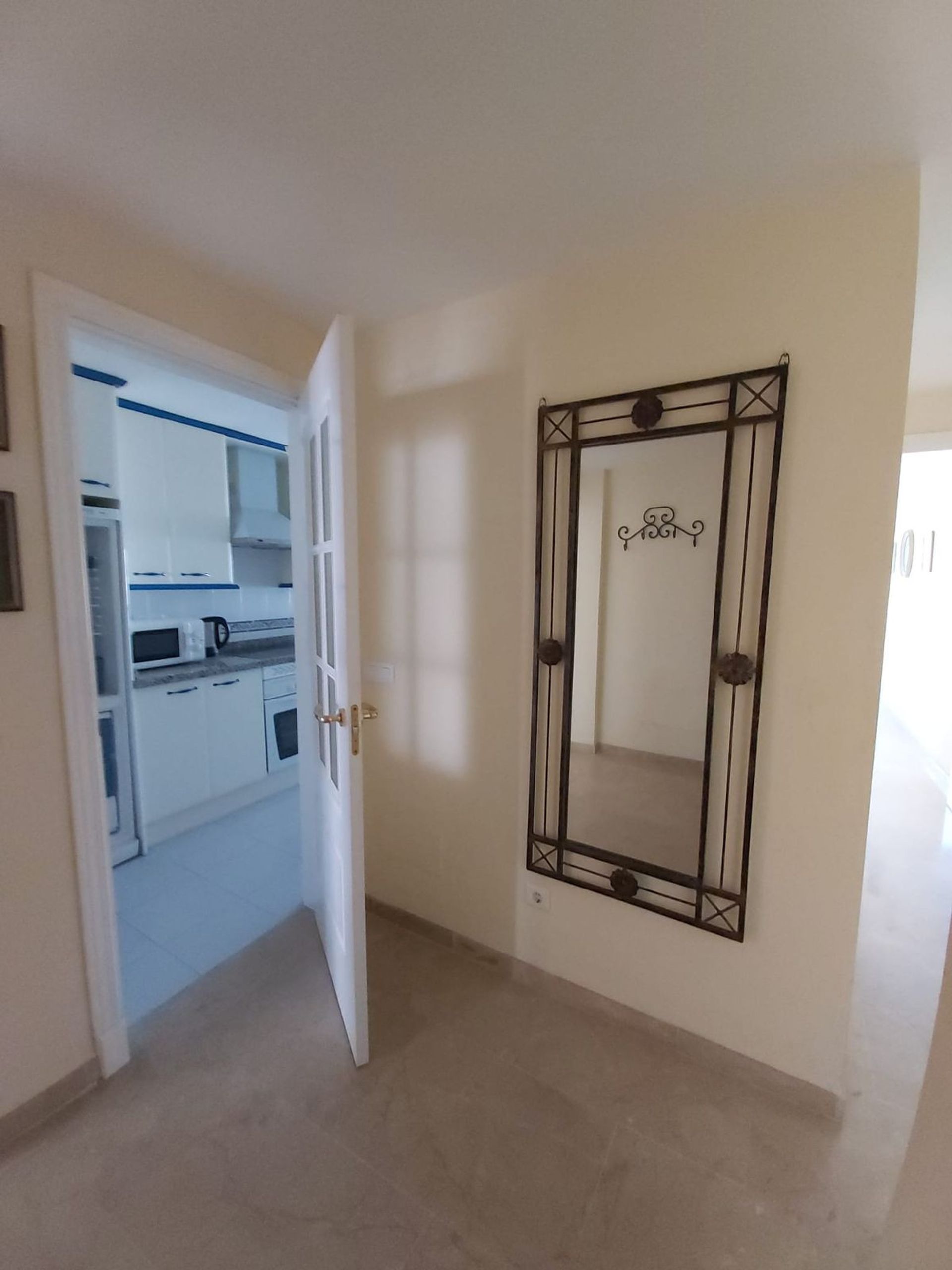 Condominio nel Puerto de la Duquesa, Andalusia 10941502