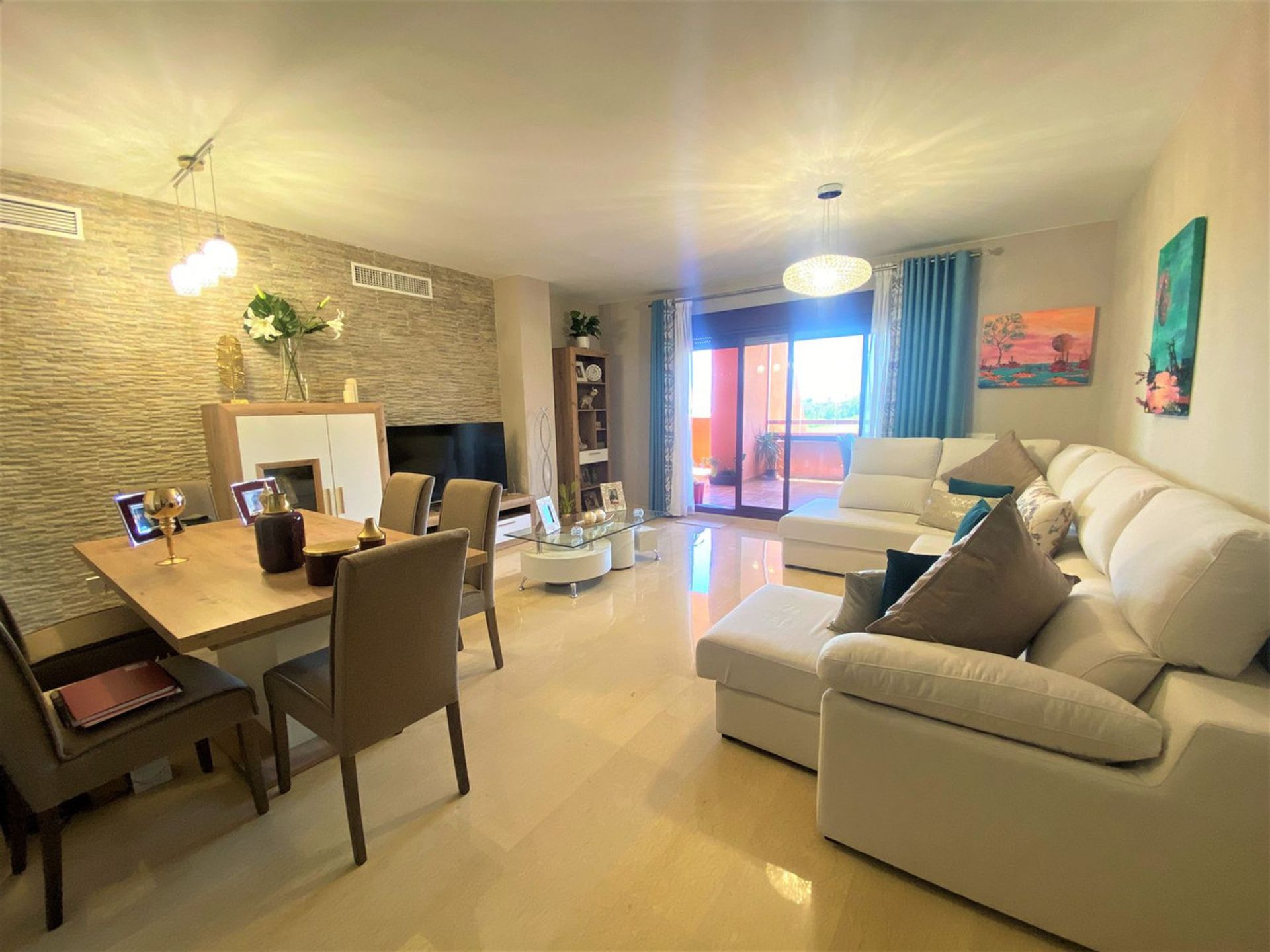 Condominium in Puerto de la Duquesa, Andalusia 10942325