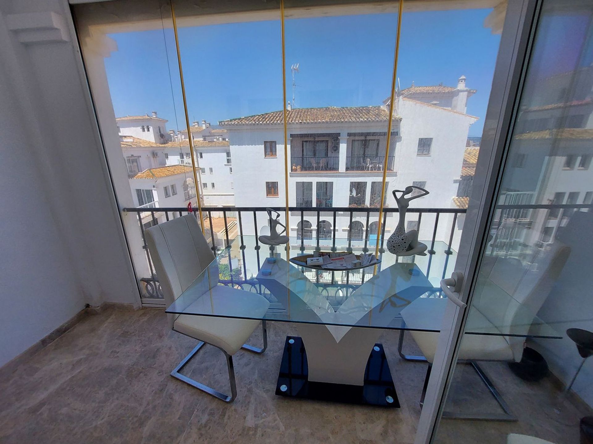 Huis in Puerto de la Duquesa, Andalusia 10942360