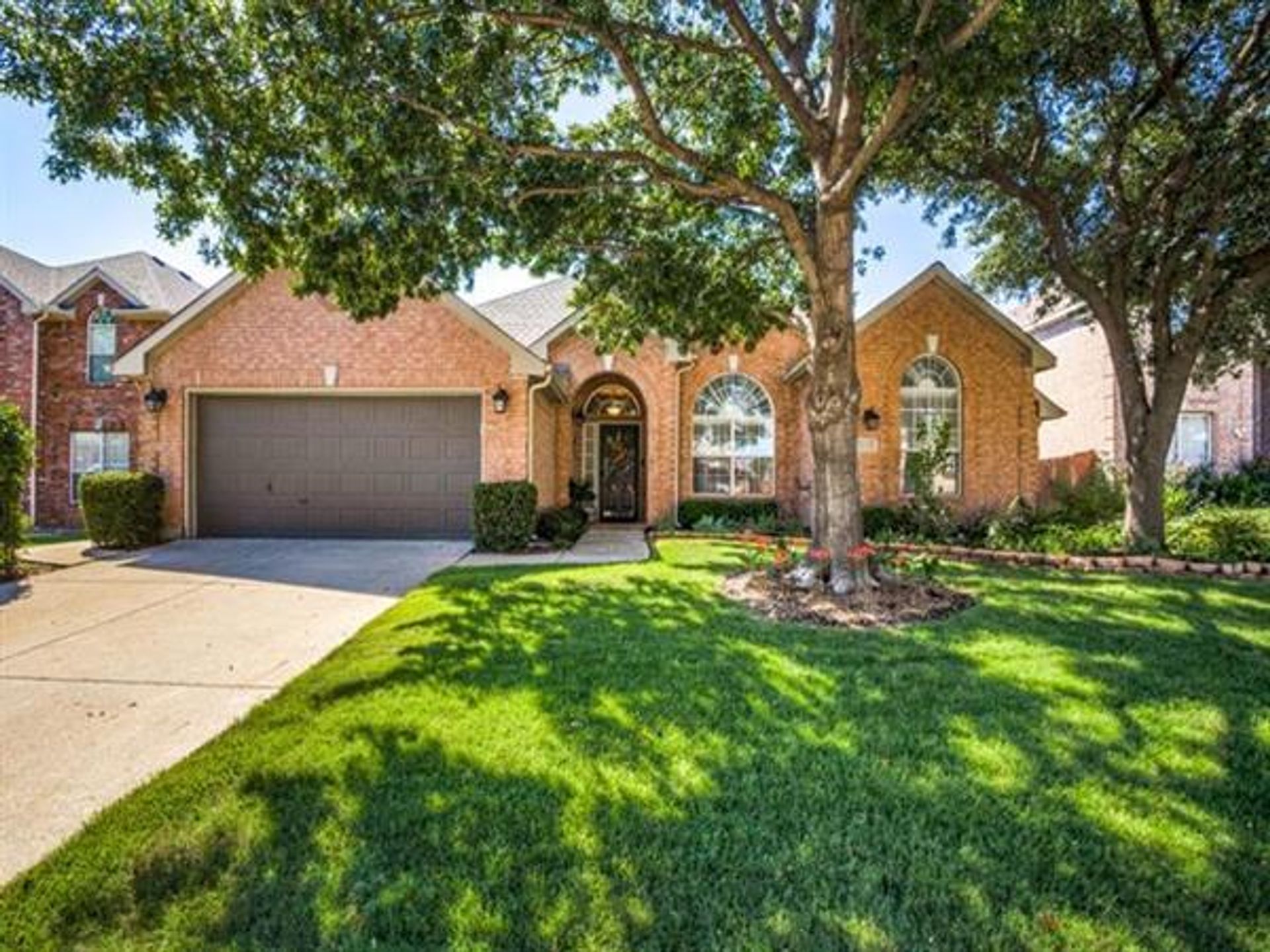 Dom w Flower Mound, Texas 10943511