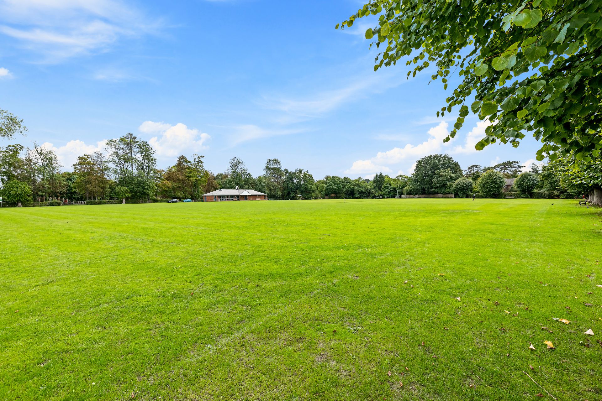 rumah dalam Charlwood, England 10943644