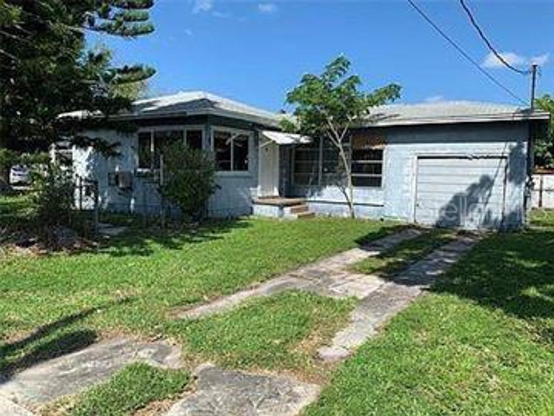 House in Madeira Beach, Florida 10944111