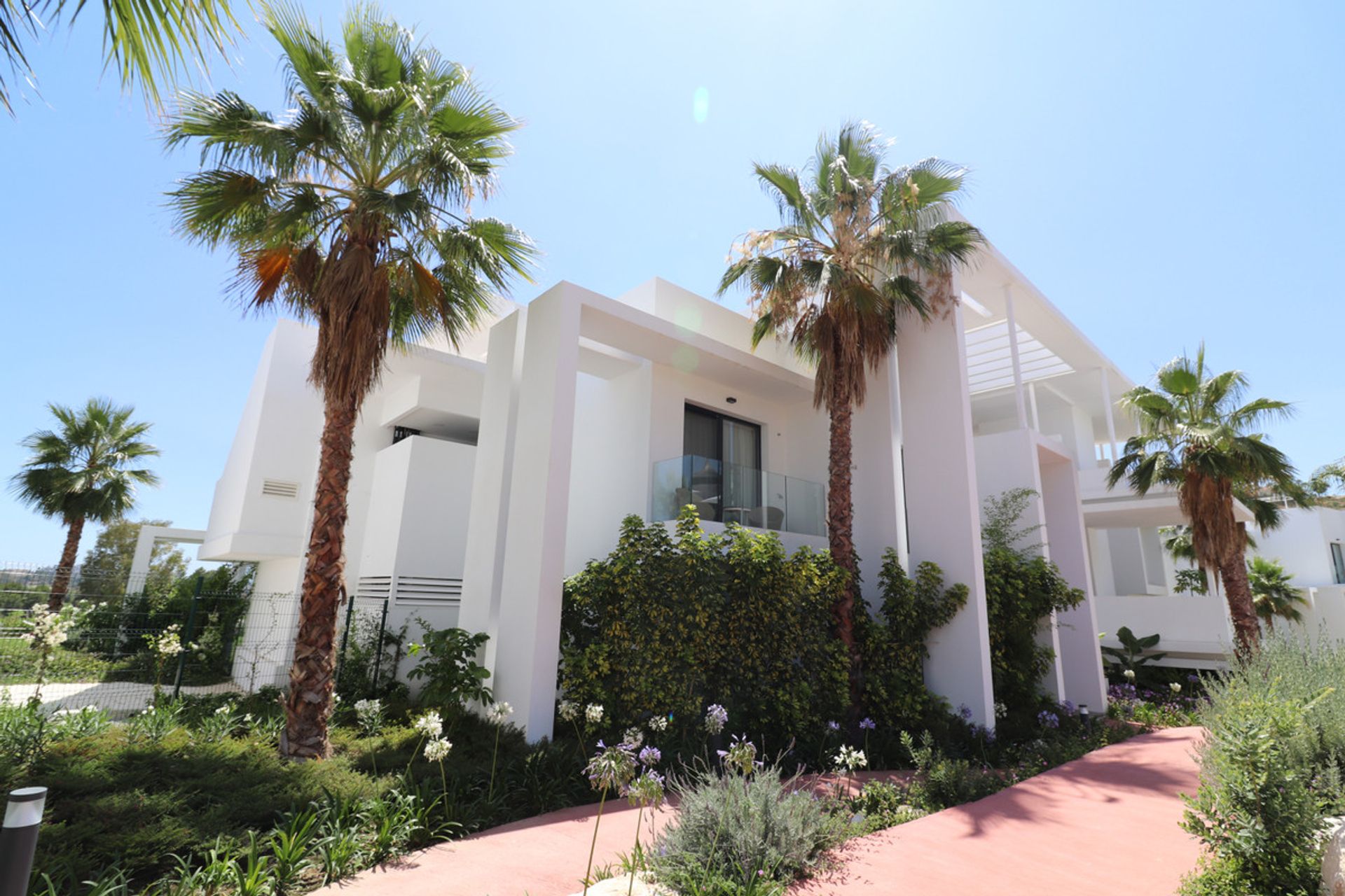 Condominium in Benahavís, Andalusia 10944124