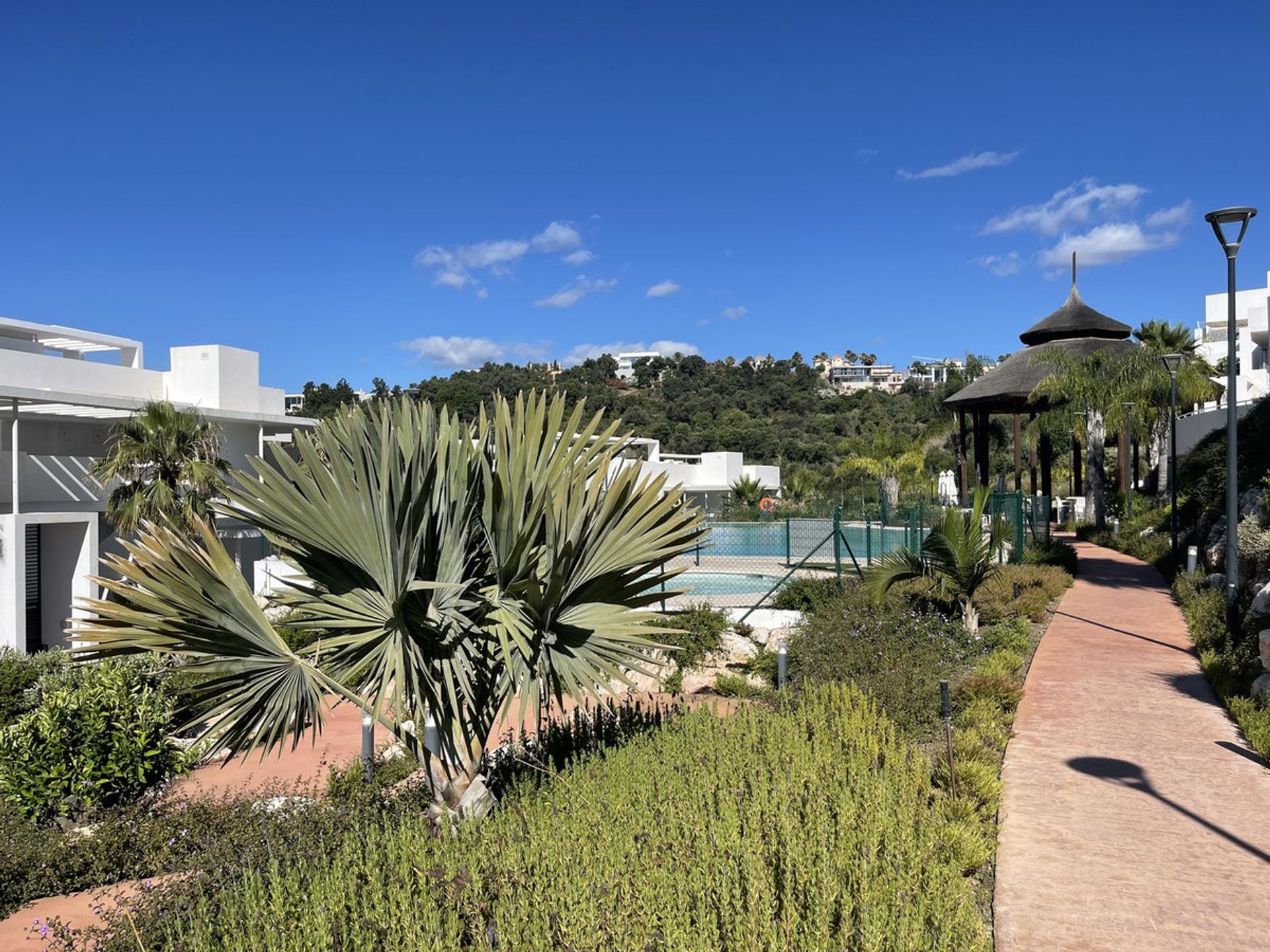 Condominium in Benahavís, Andalusia 10944124