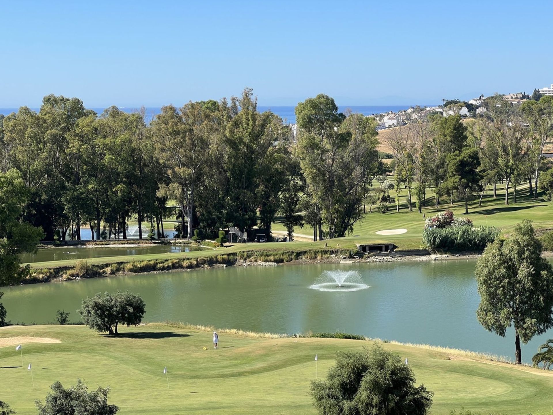 Condominium in Benahavis, Andalusia 10944124