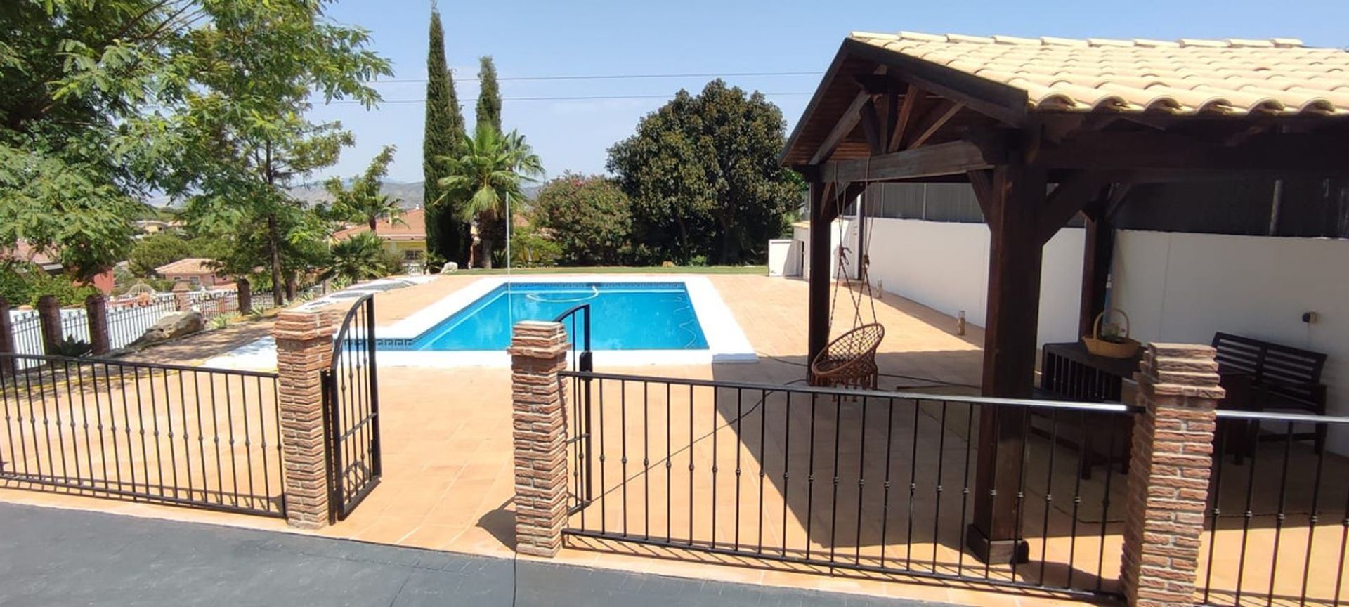 House in Alhaurín de la Torre, Andalusia 10944182