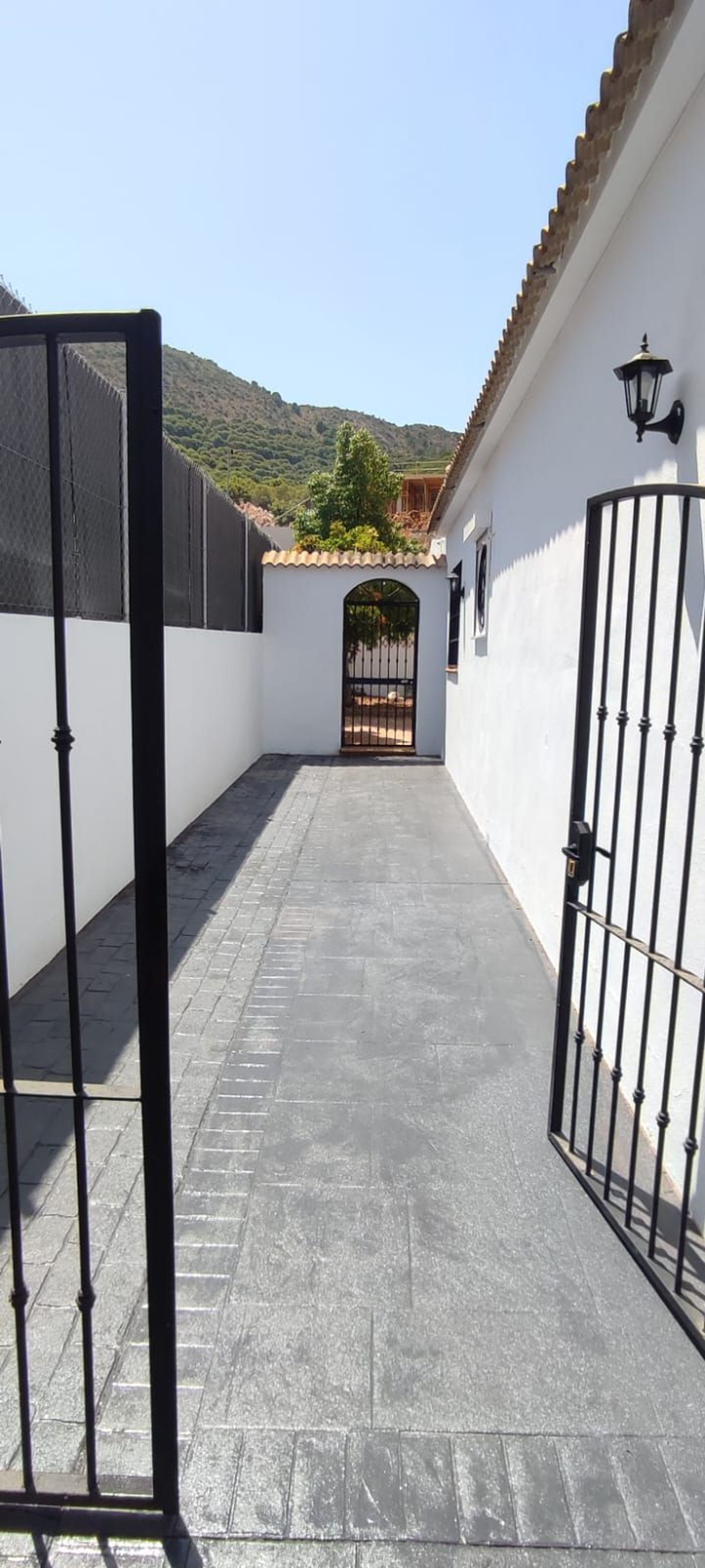 House in Alhaurín de la Torre, Andalusia 10944182