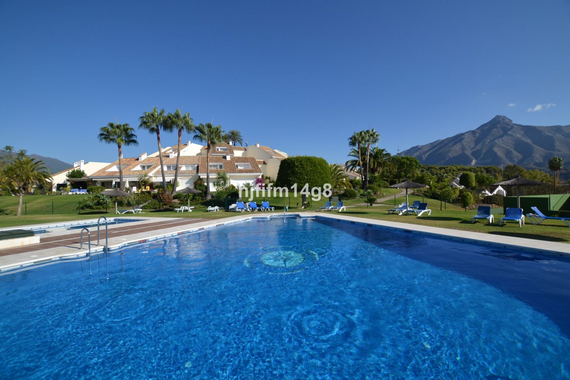 Huis in Marbella, Andalucía 10944298