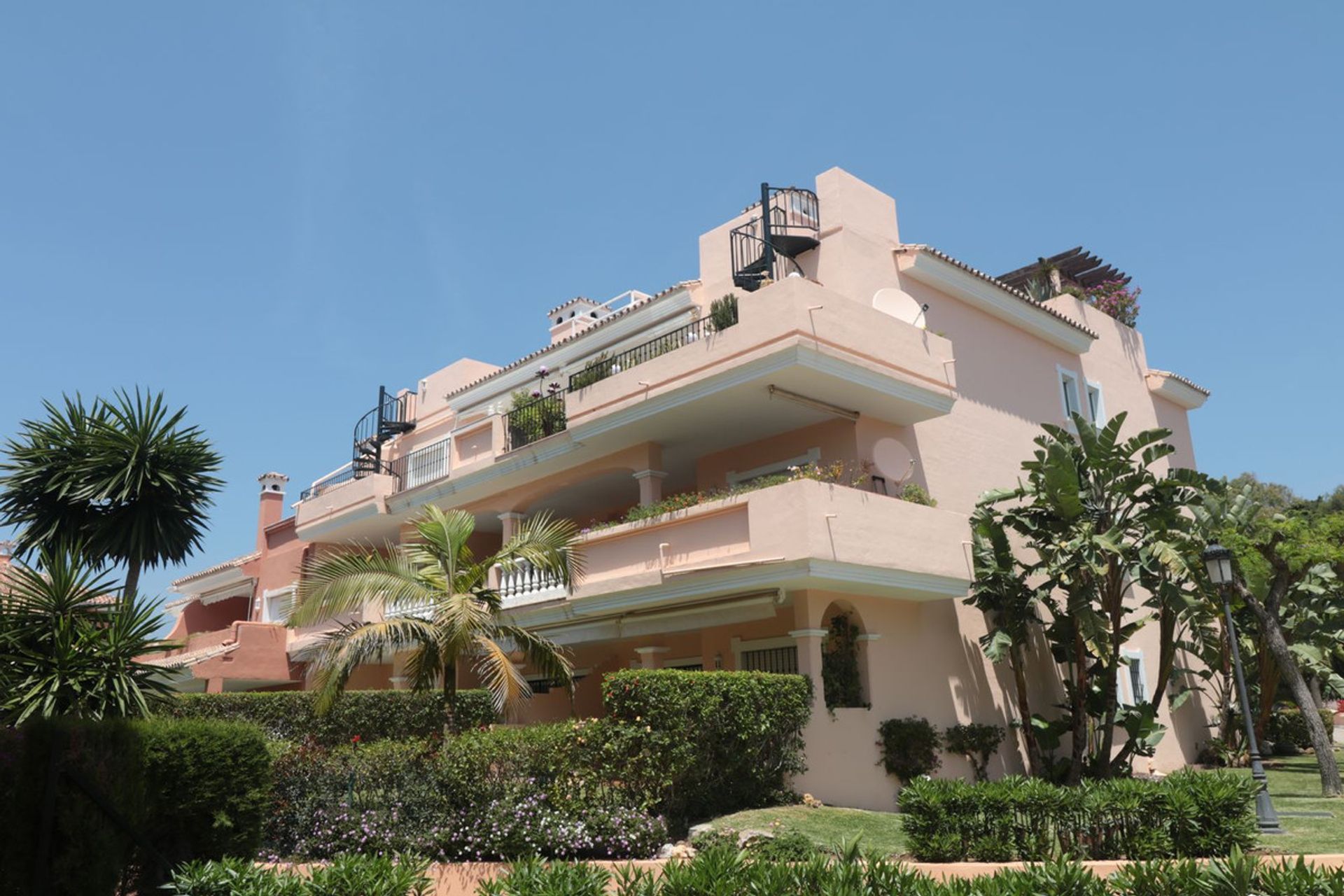 عمارات في Estepona, Andalucía 10944518