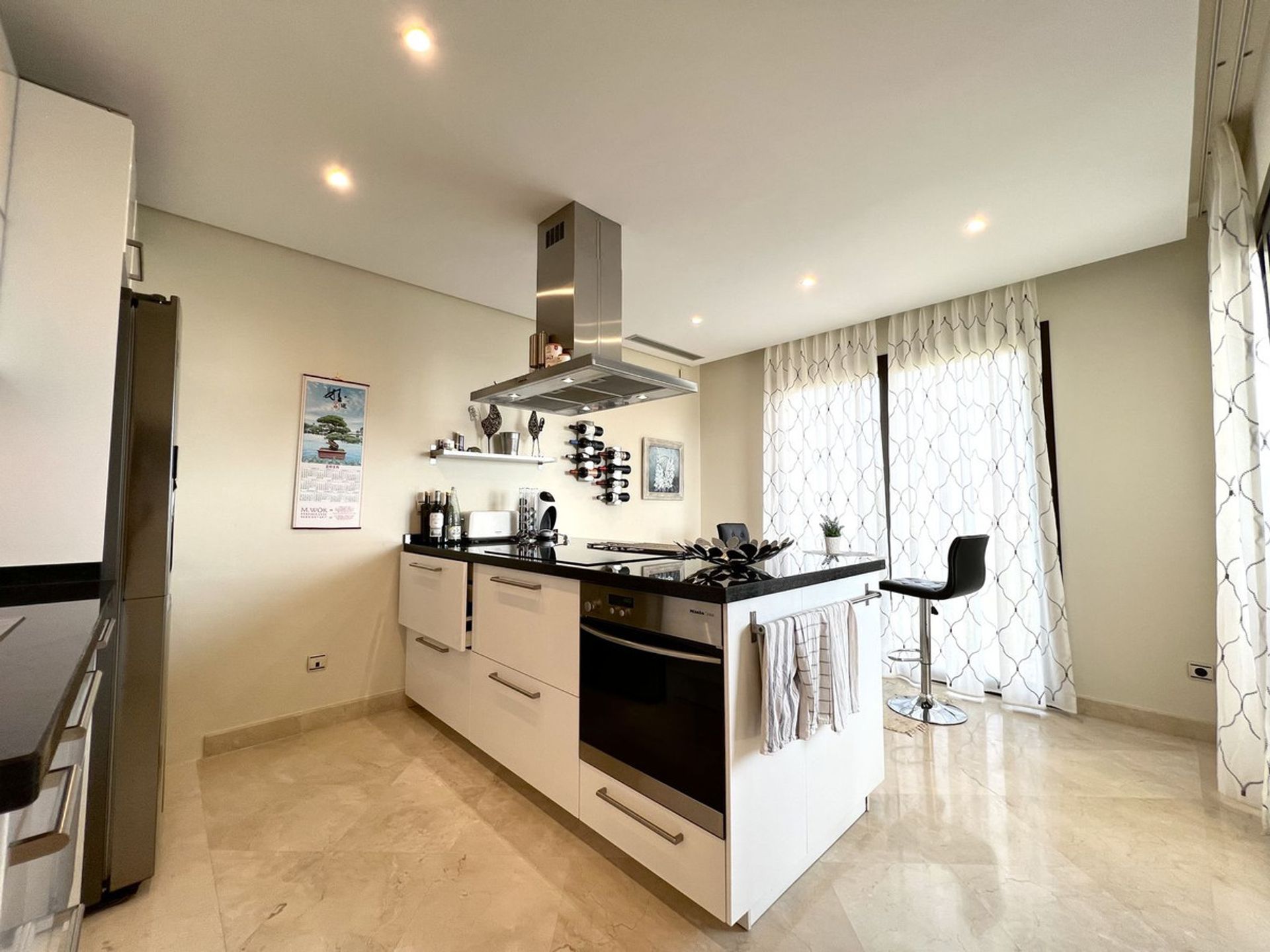 Condominium in Marbella, Andalucía 10944806