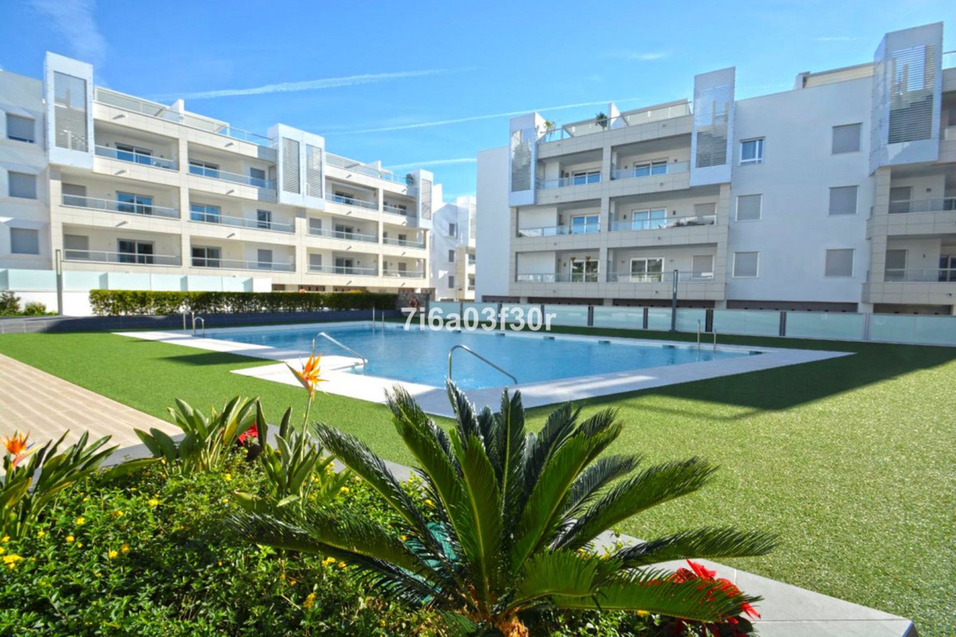 Condominium dans San Pedro de Alcántara, Andalousie 10944927