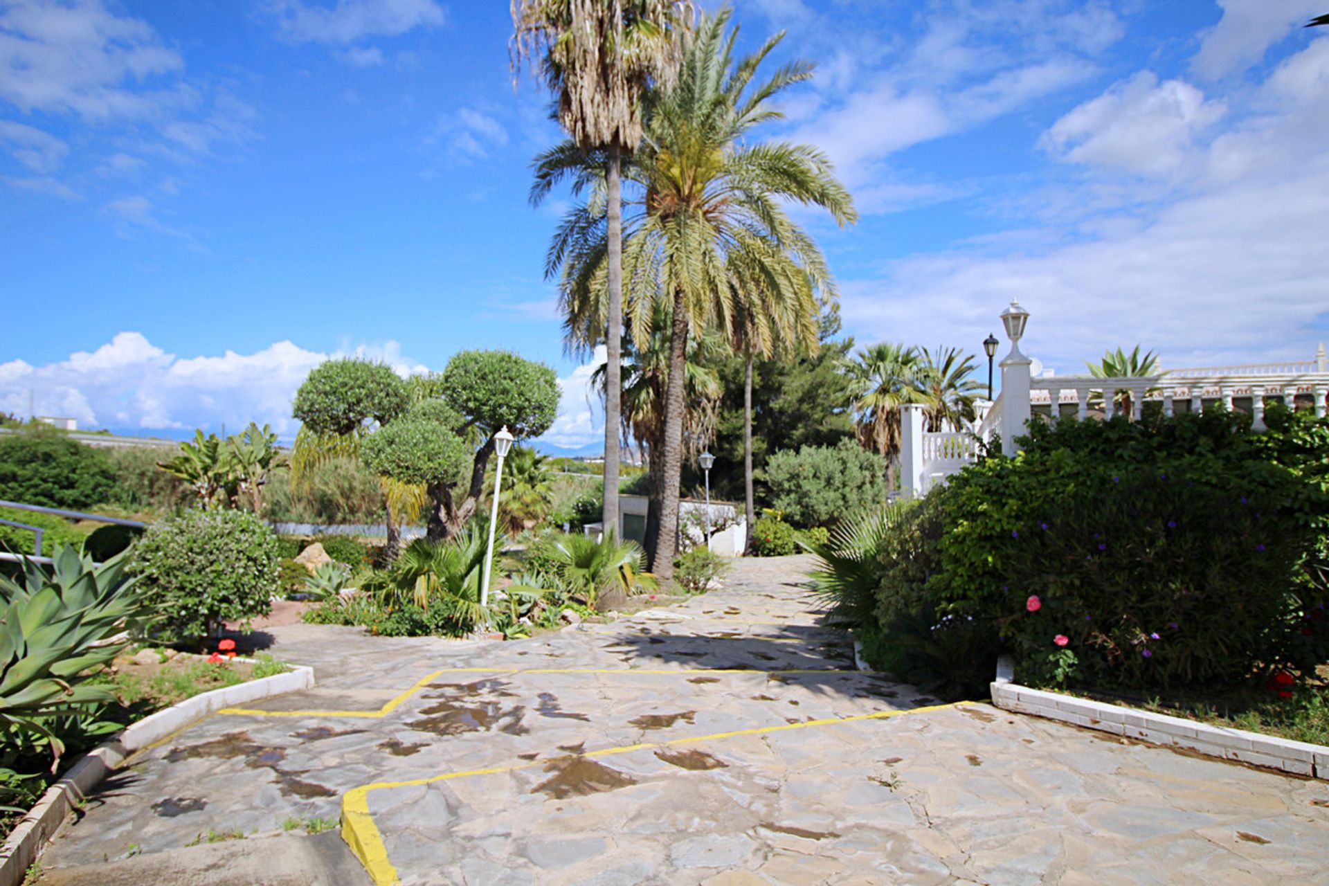 Будинок в Alhaurín de la Torre, Andalusia 10944957