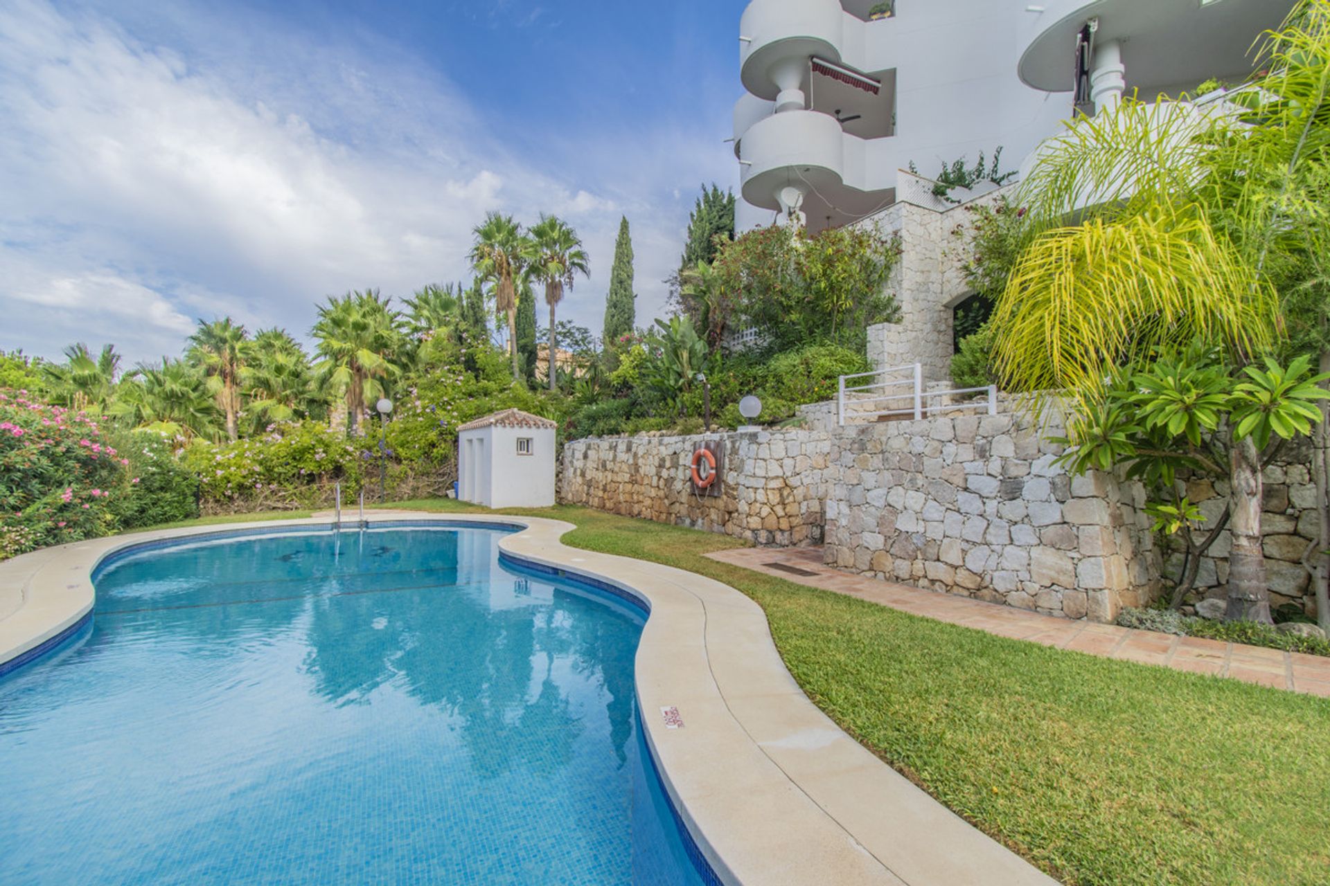 Condominium in Marbella, Andalusië 10945186