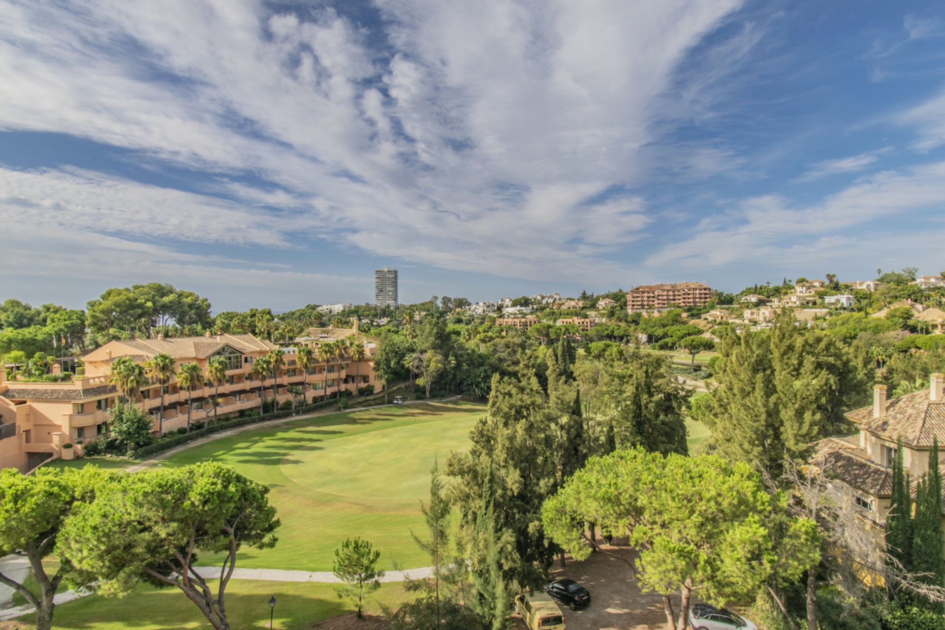 Condominium in Marbella, Andalusië 10945186