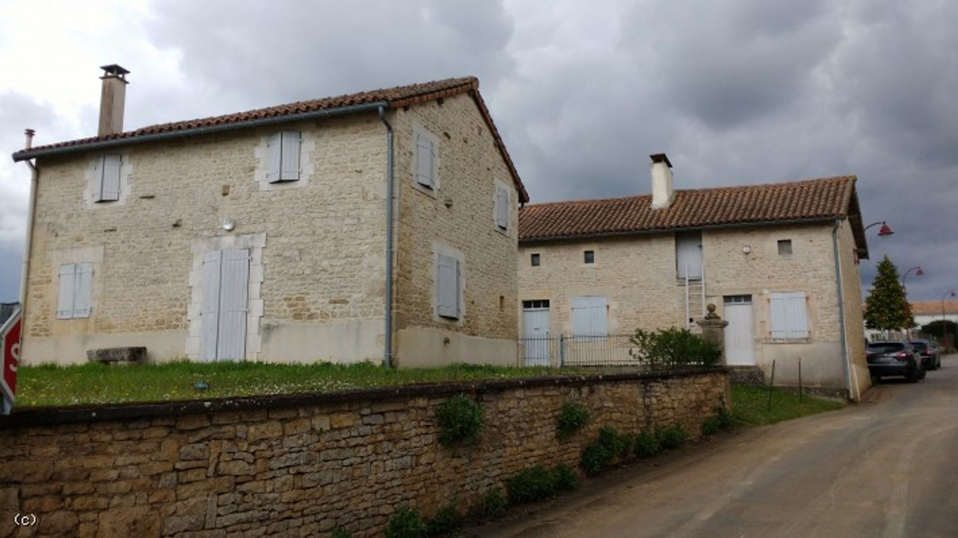 Hus i Ruffec, Nouvelle-Aquitaine 10945284