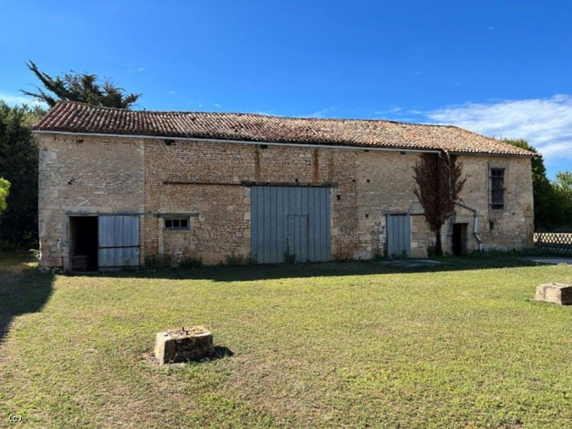 casa en Villefagnan, Nouvelle-Aquitaine 10945300