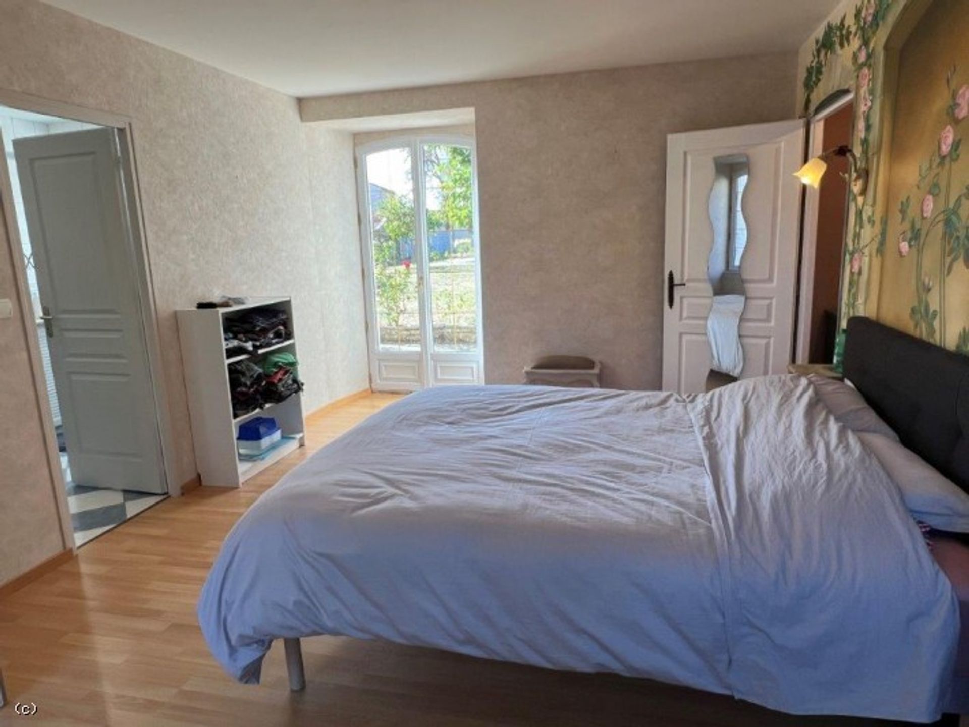 Huis in Ruffec, Nouvelle-Aquitaine 10945336