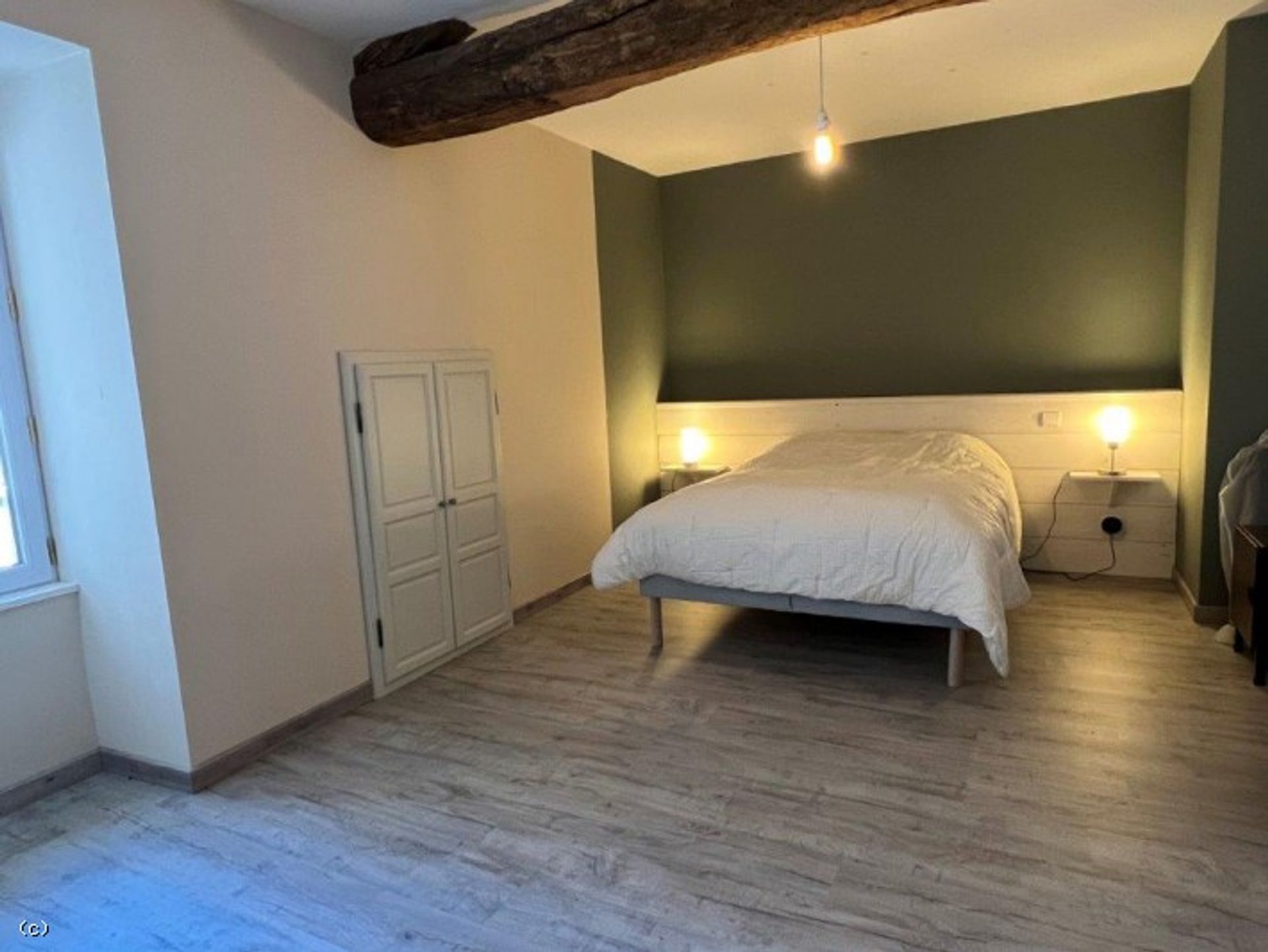 Huis in Ruffec, Nouvelle-Aquitaine 10945336