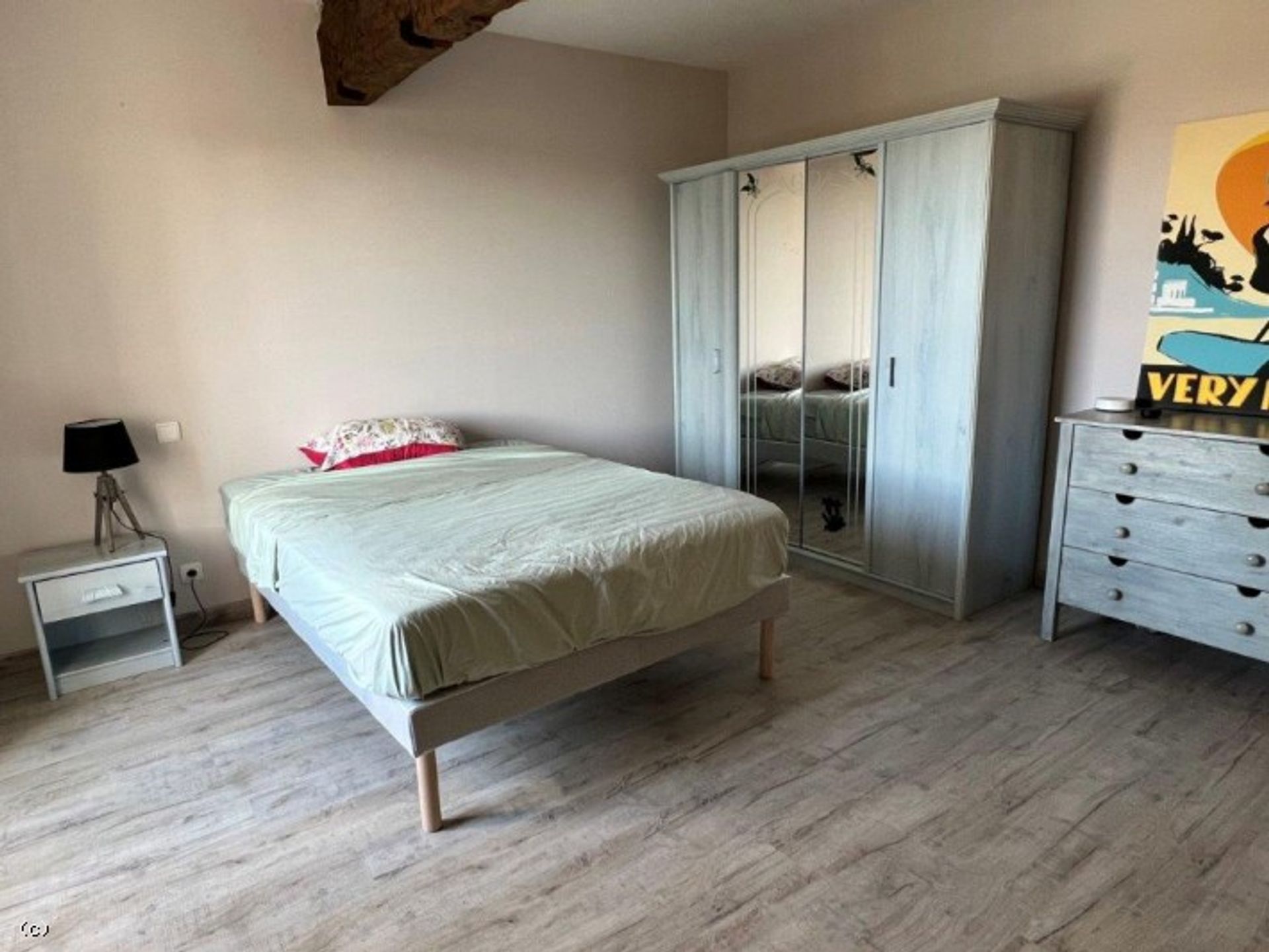 Huis in Ruffec, Nouvelle-Aquitaine 10945336