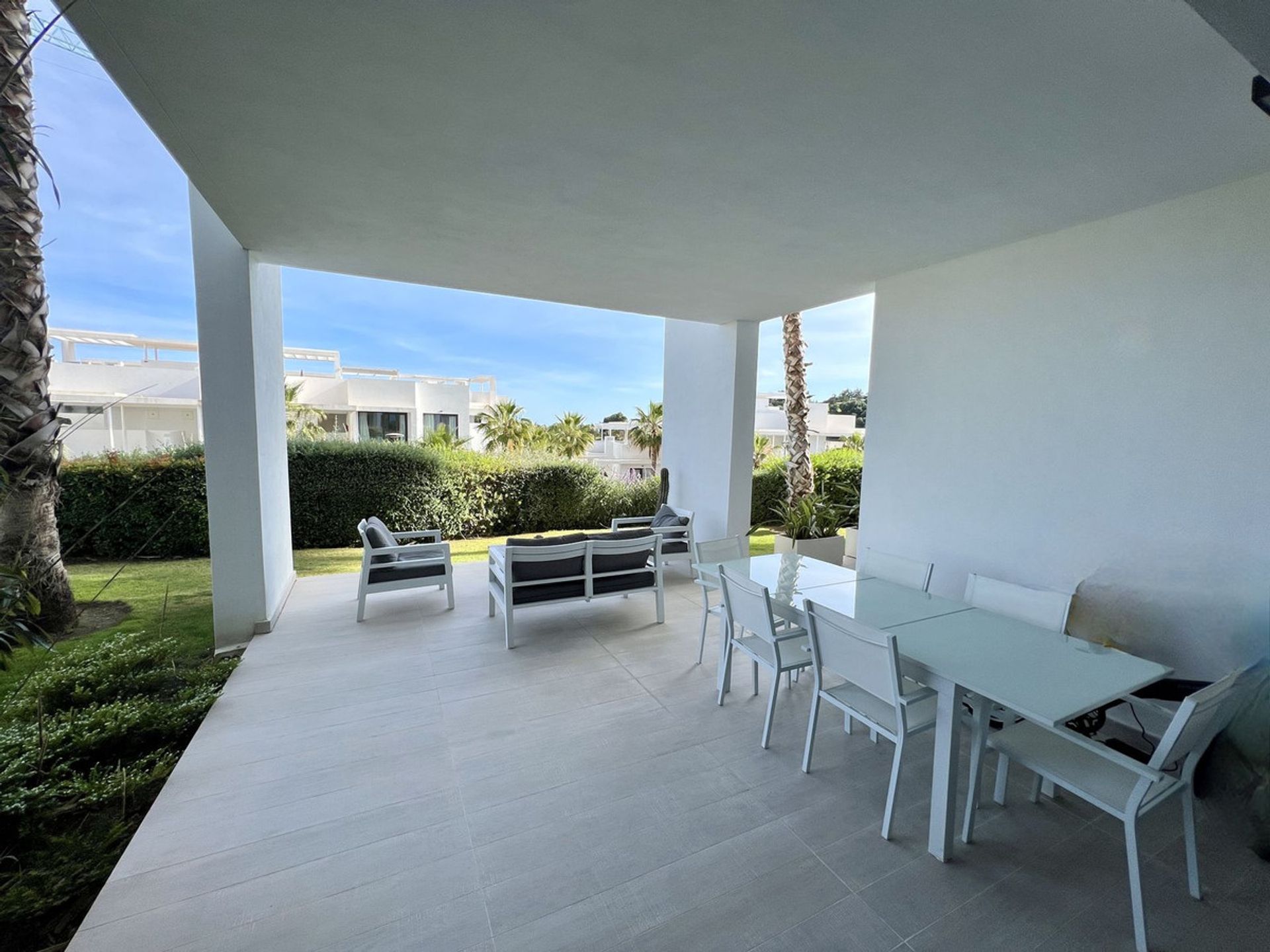 Condominium in Benahavis, Andalusia 10946105