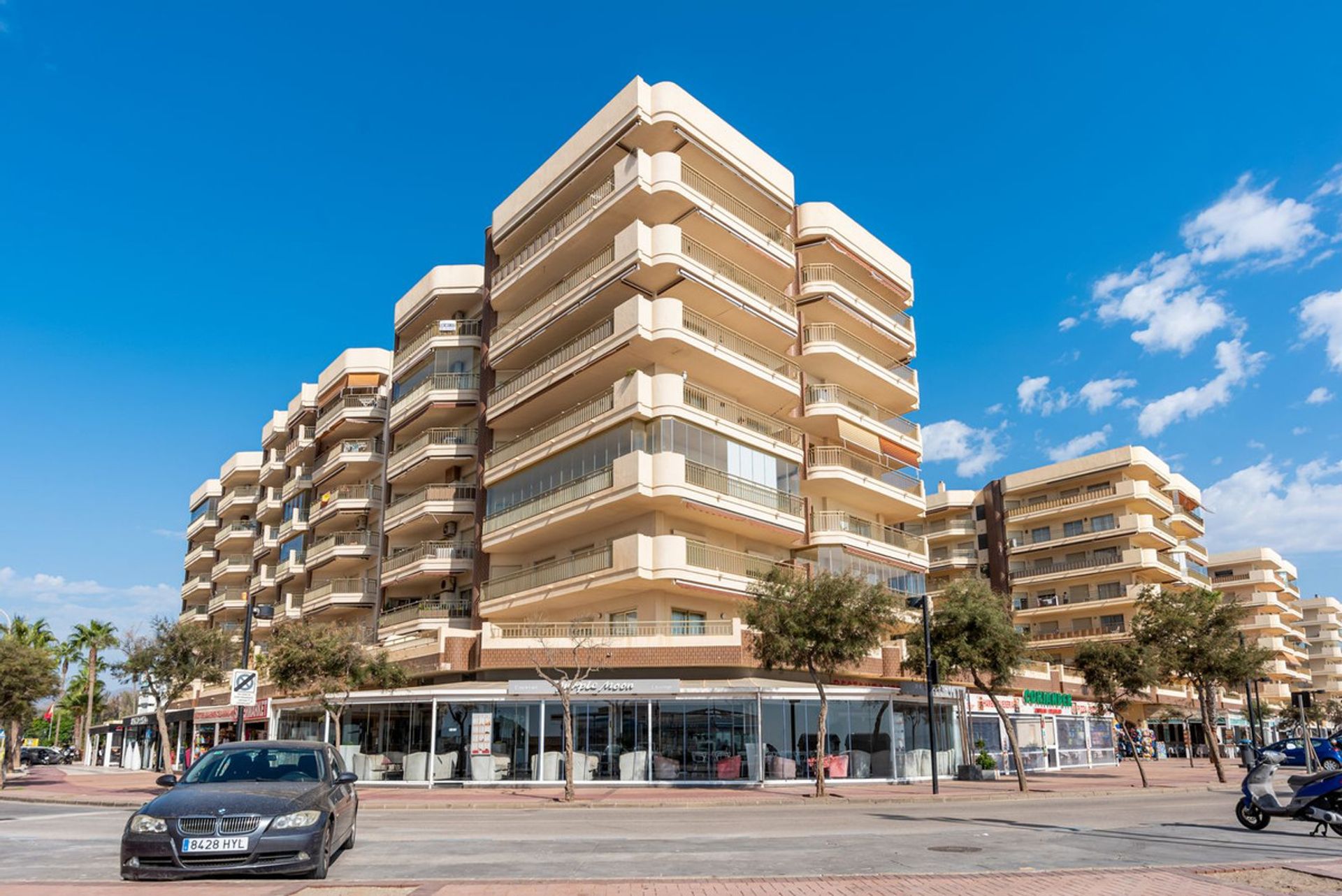 Condominium in Fuengirola, Andalucía 10946344