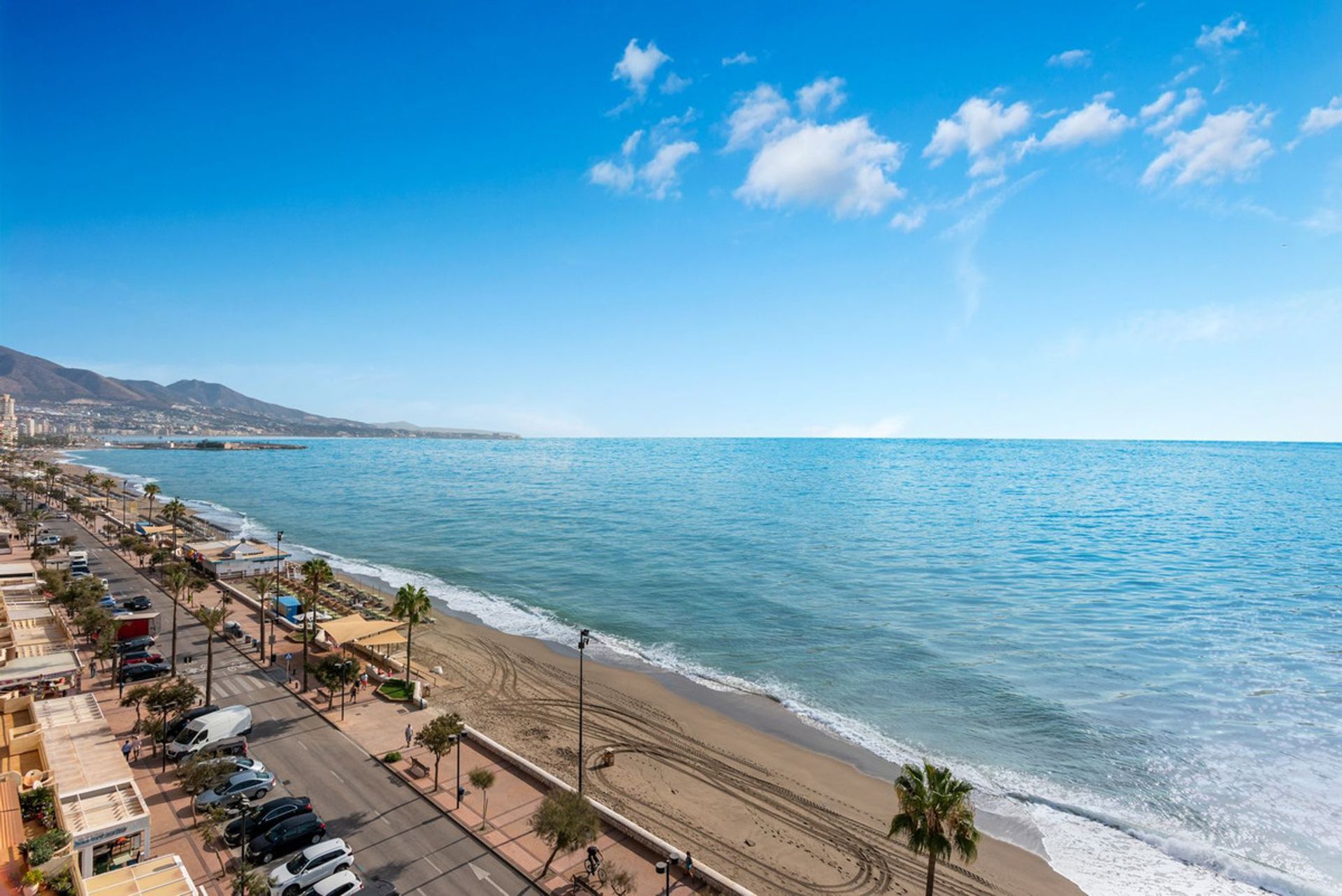 Condominium in Fuengirola, Andalucía 10946344