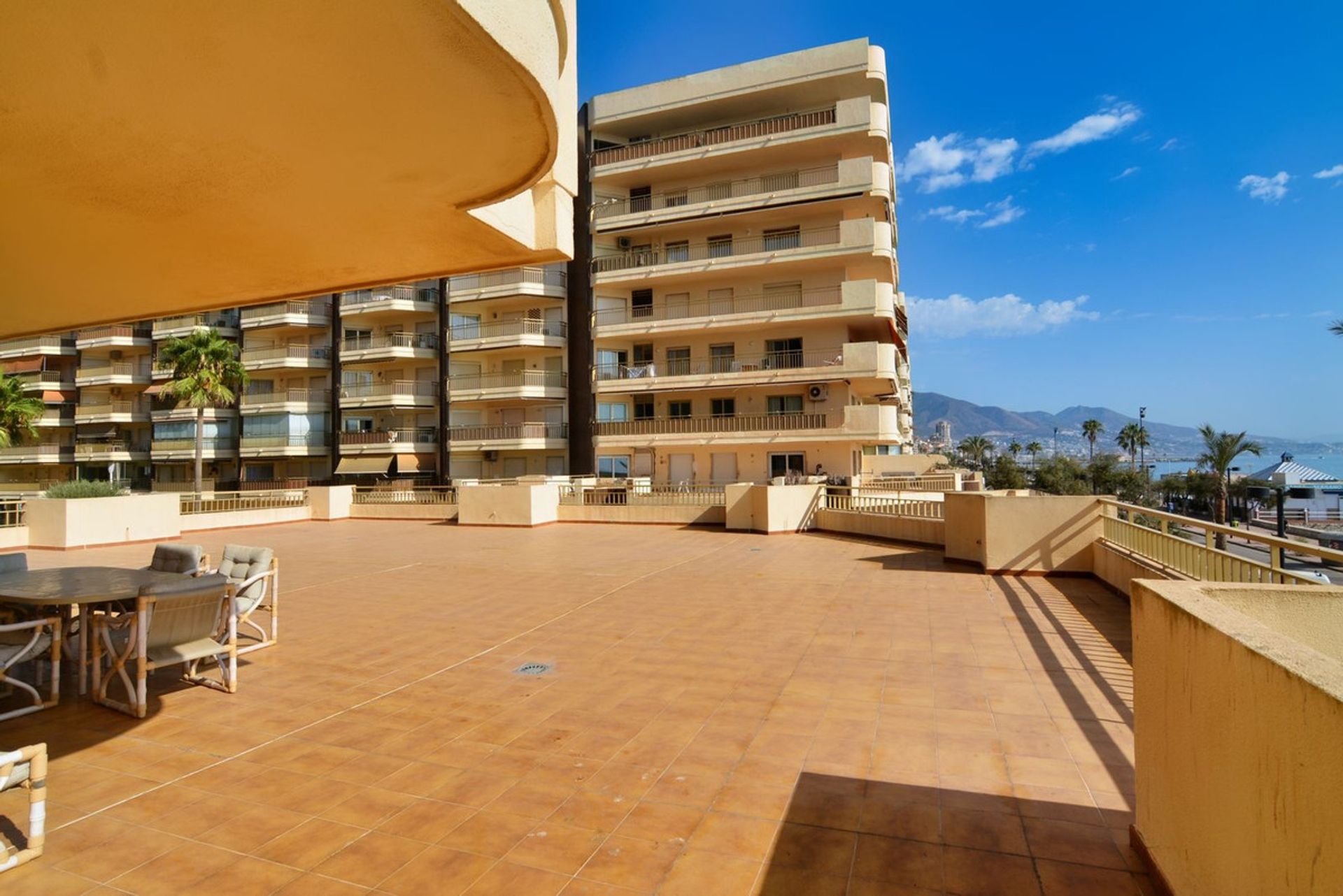 Condominium dans Fuengirola, Andalucía 10946346