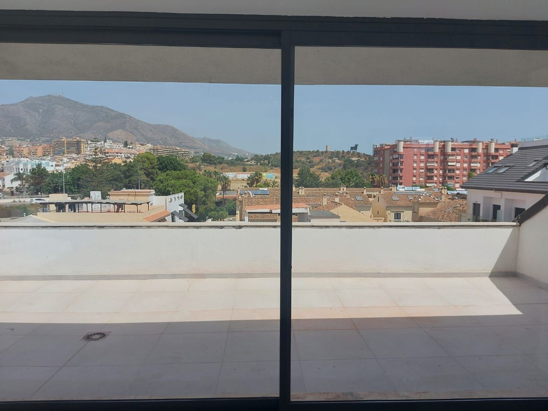 Condominium in Fuengirola, Andalucía 10946471