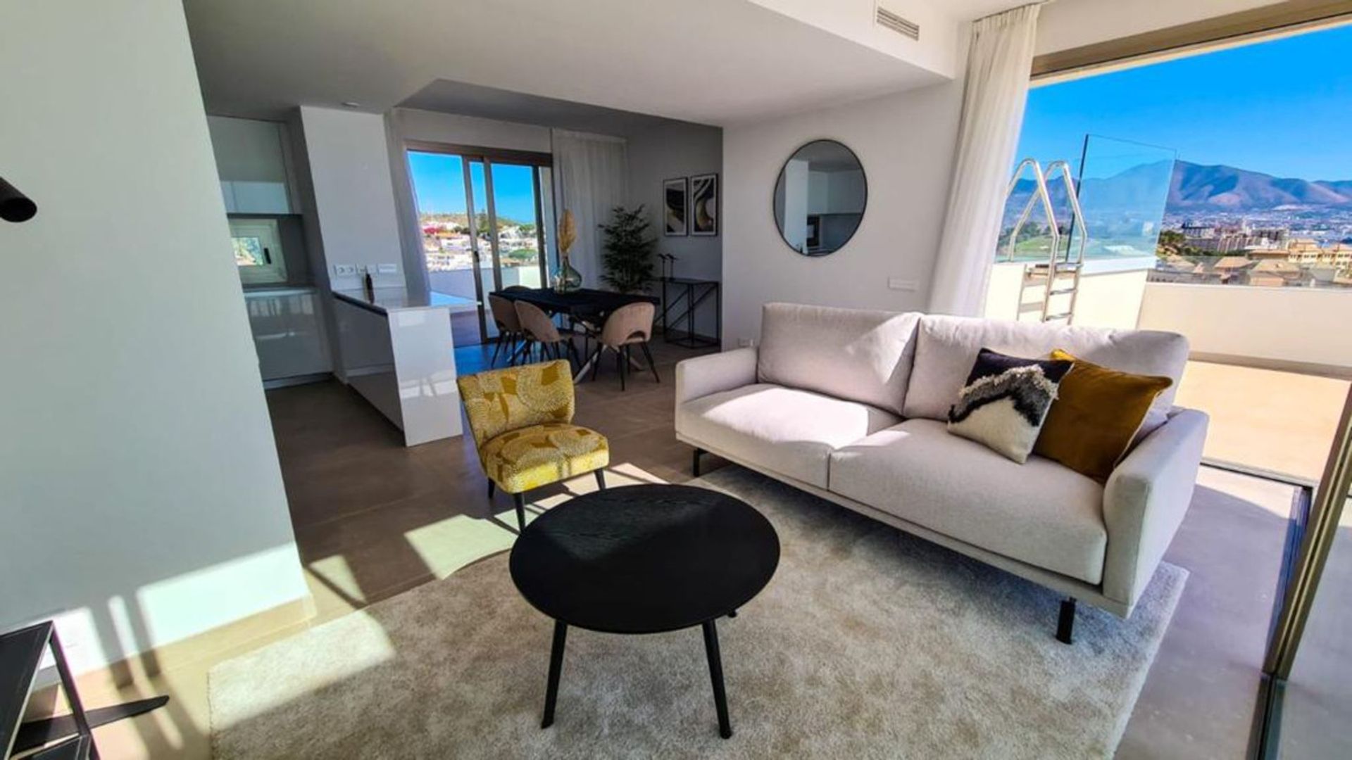 Condominium in Las Lagunas de Mijas, Andalucía 10946701