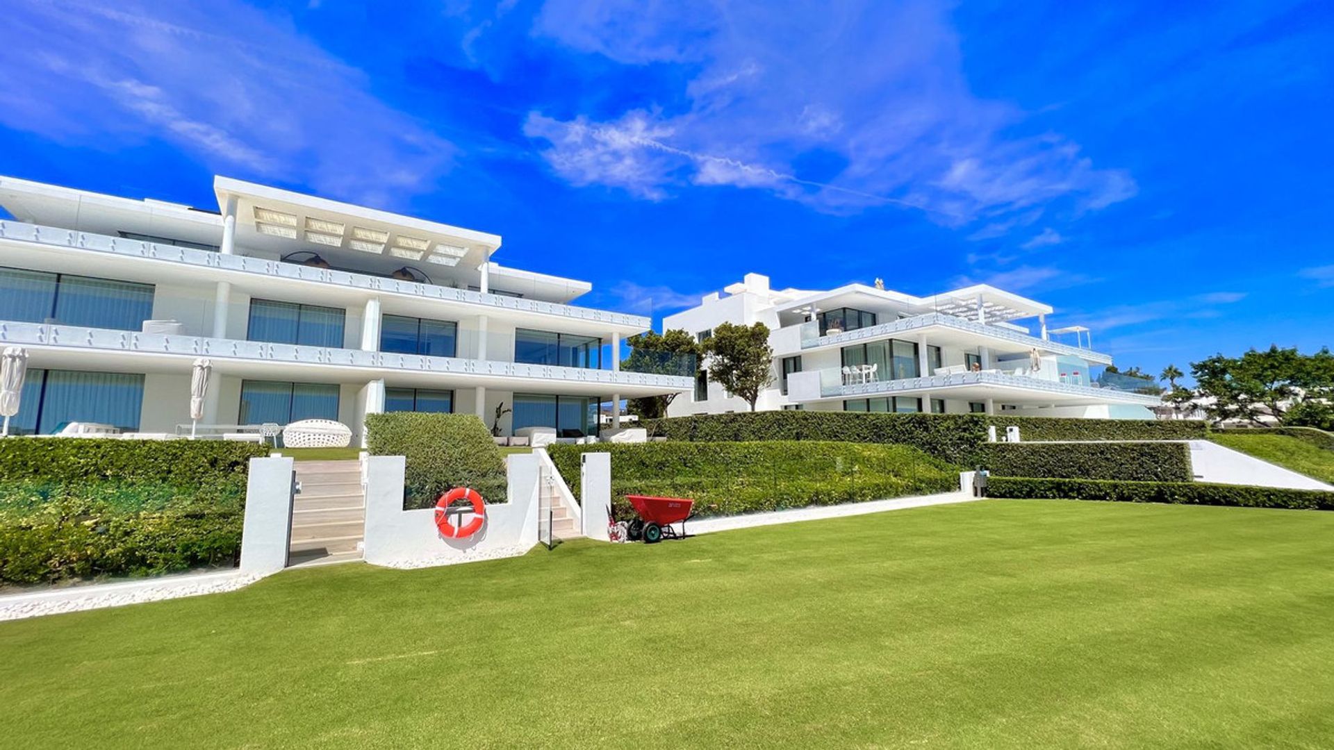 Condominium in Marbella, Andalucía 10946789